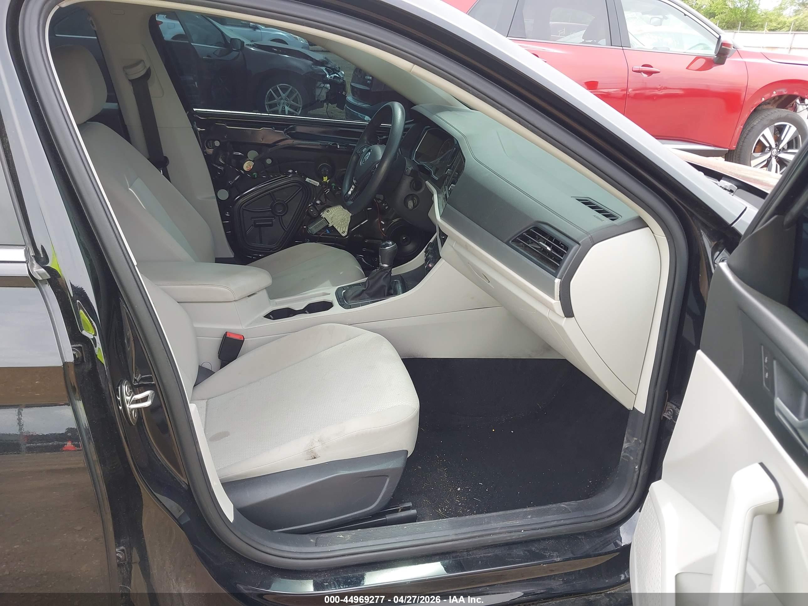 VOLKSWAGEN JETTA image 5