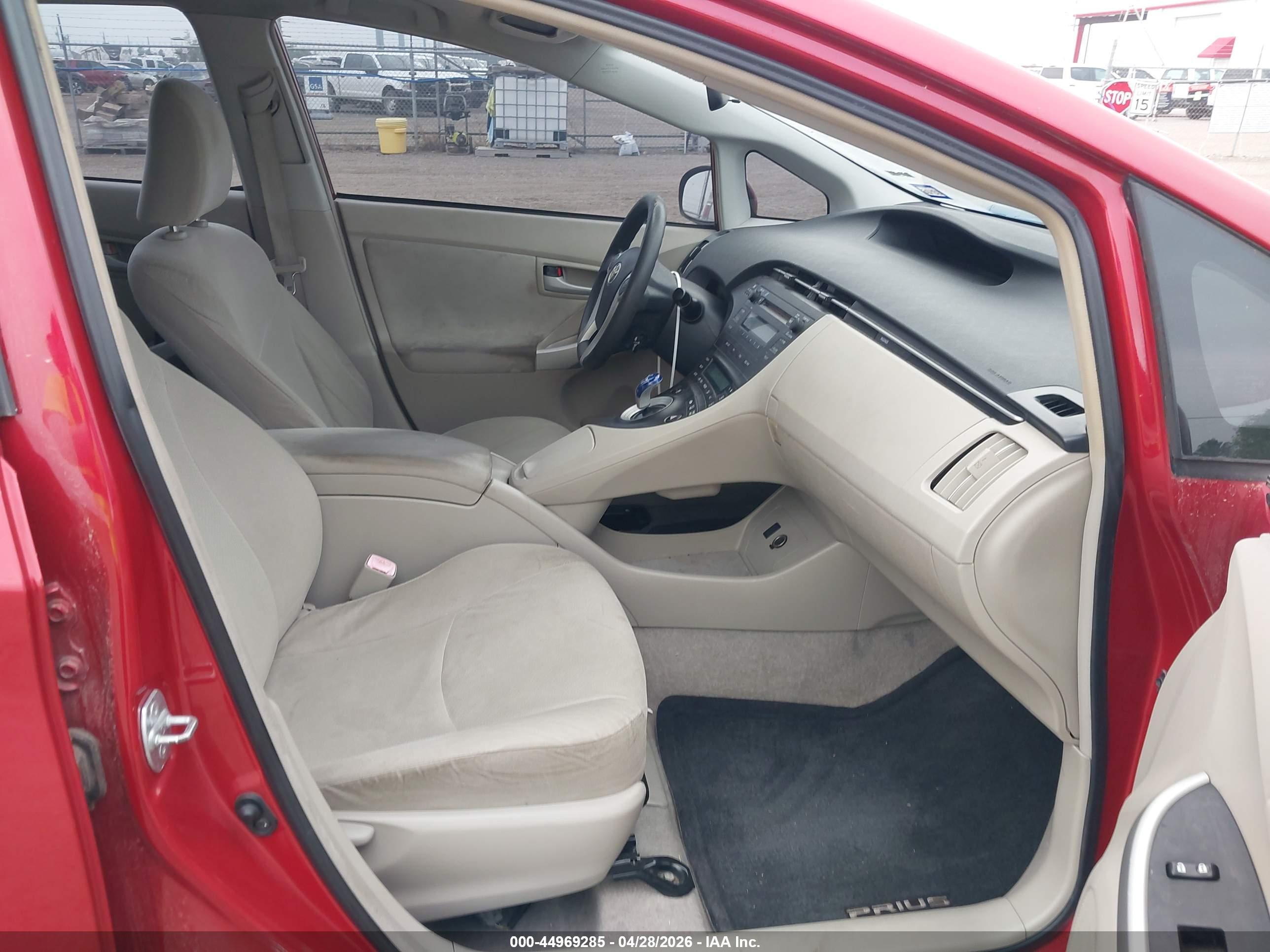 TOYOTA PRIUS image 5