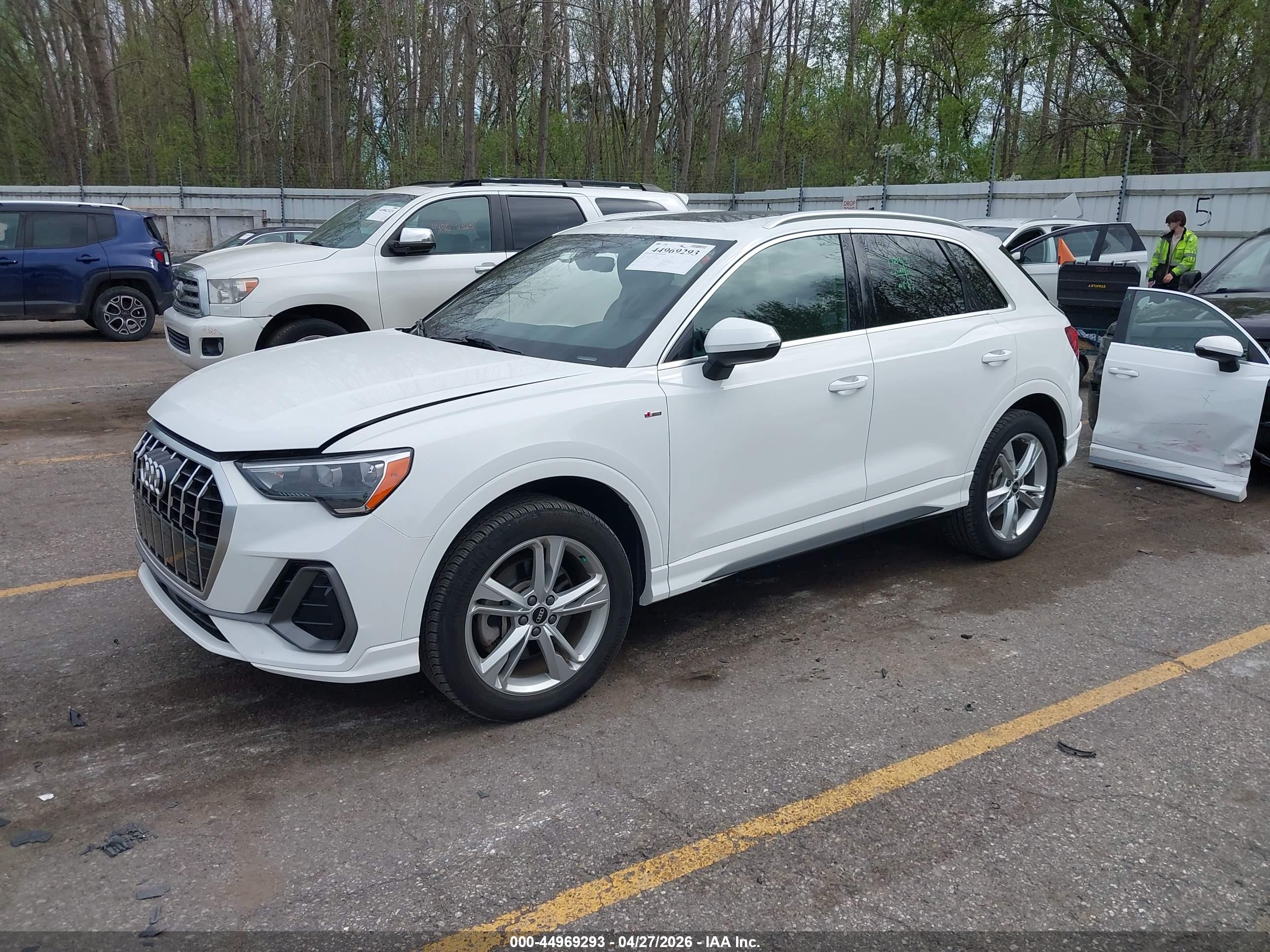 AUDI Q3 image 2