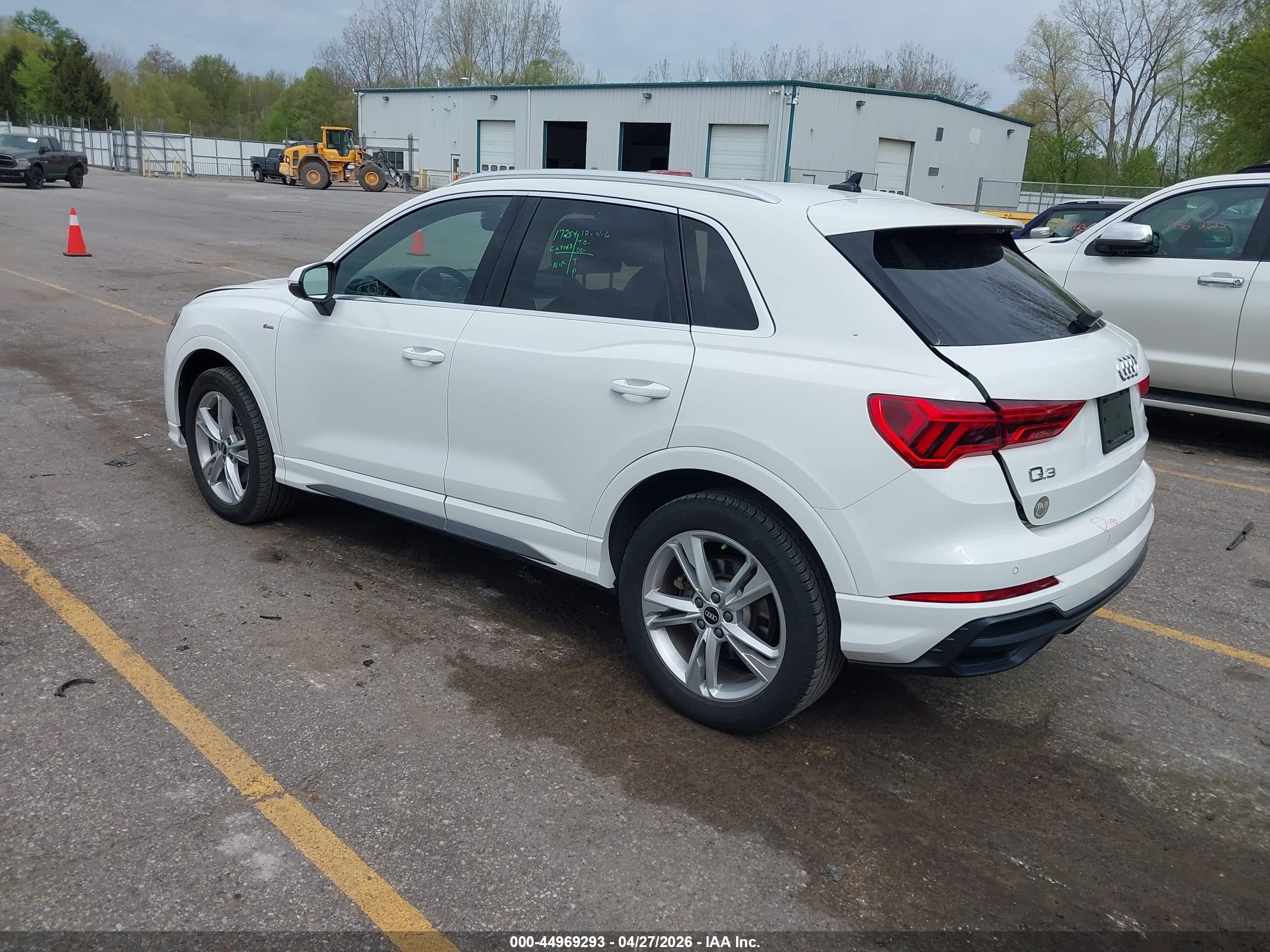 AUDI Q3 image 3