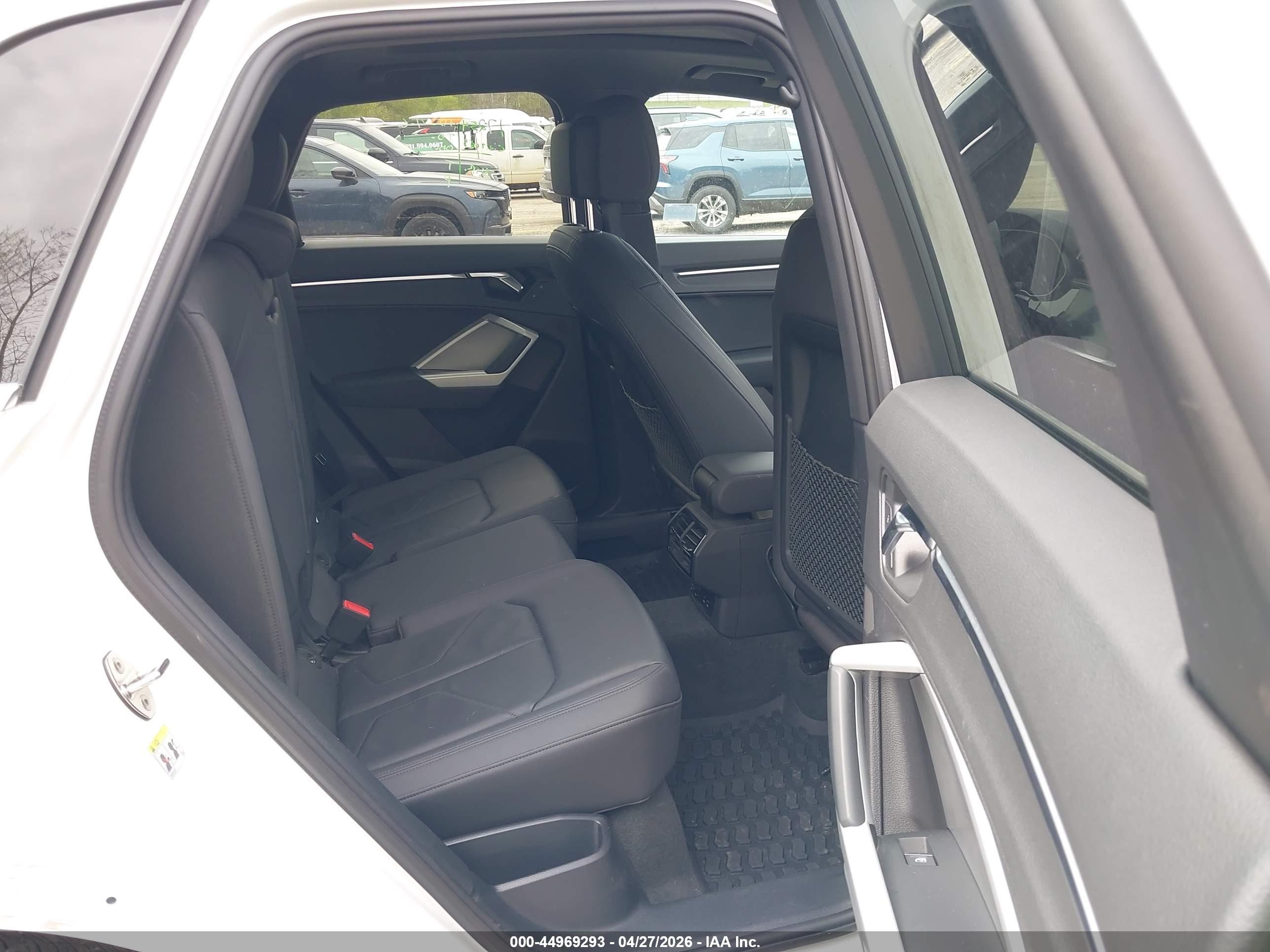 AUDI Q3 image 8