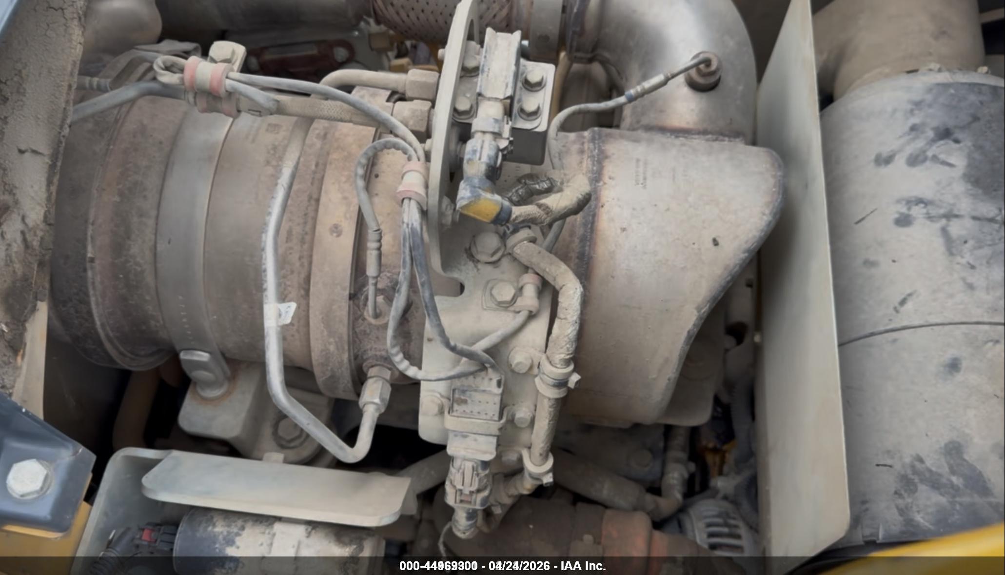 JOHN DEERE image 10