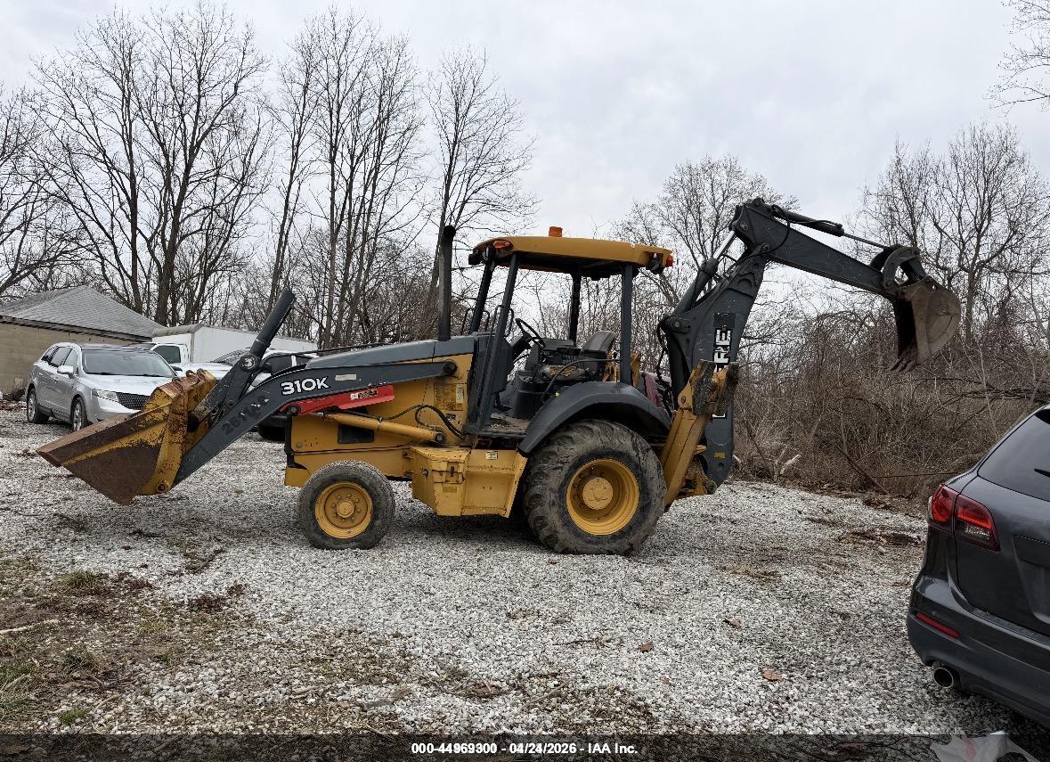 JOHN DEERE image 3