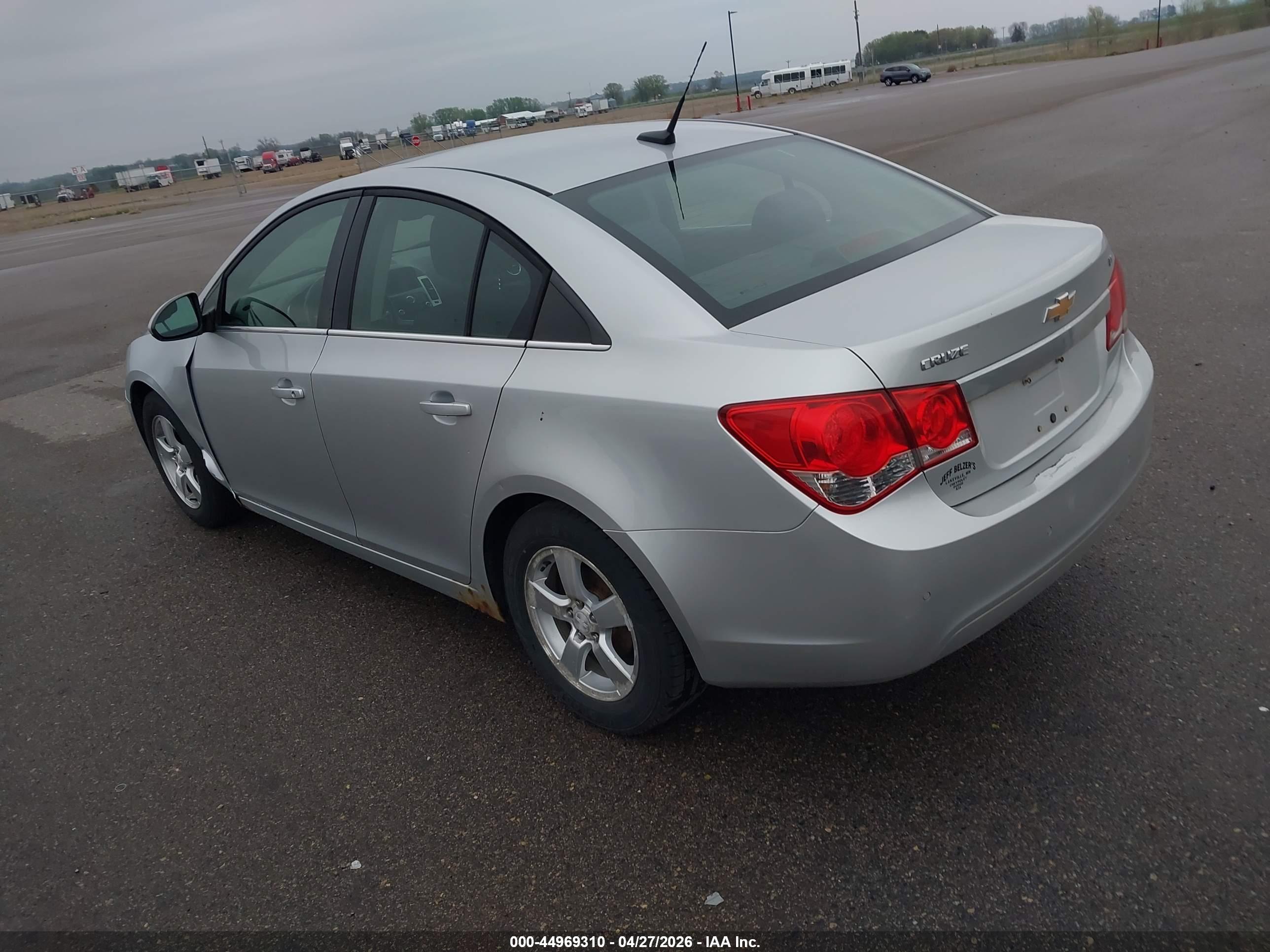 CHEVROLET CRUZE image 3