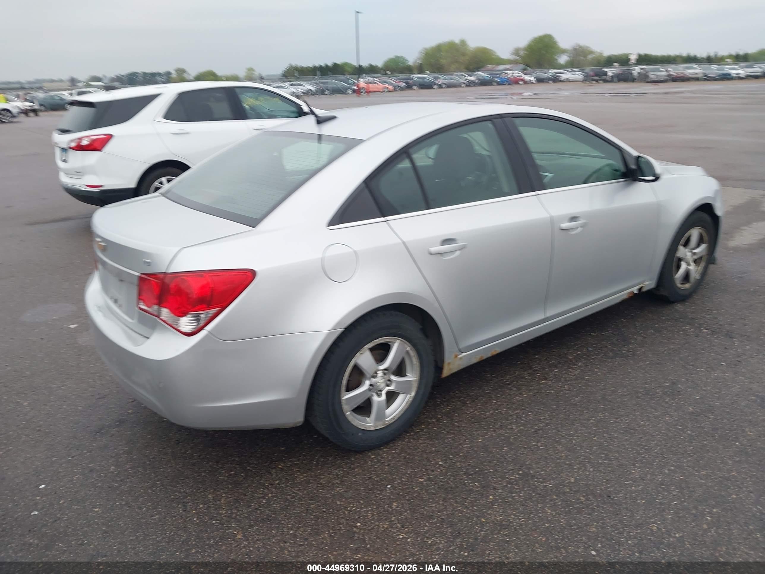 CHEVROLET CRUZE image 4