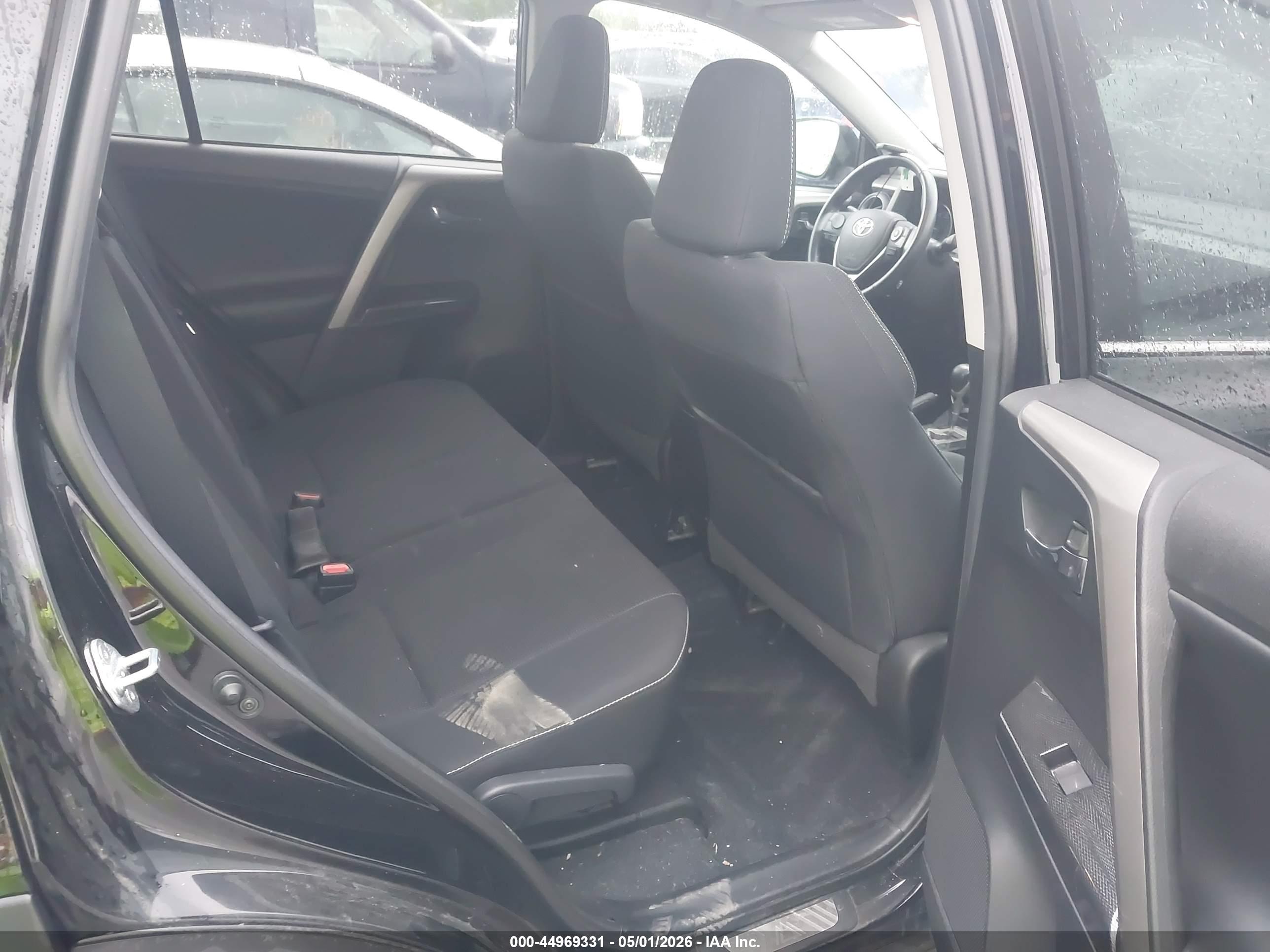TOYOTA RAV4 image 8