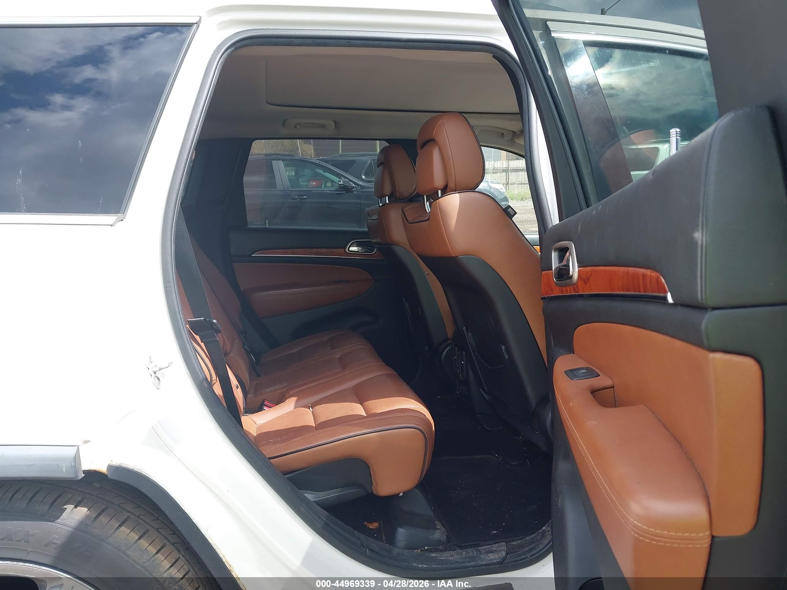 JEEP GRAND image 8