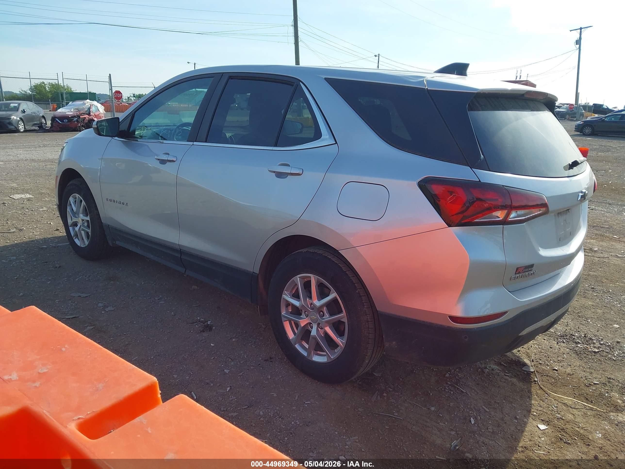 CHEVROLET EQUINOX image 3