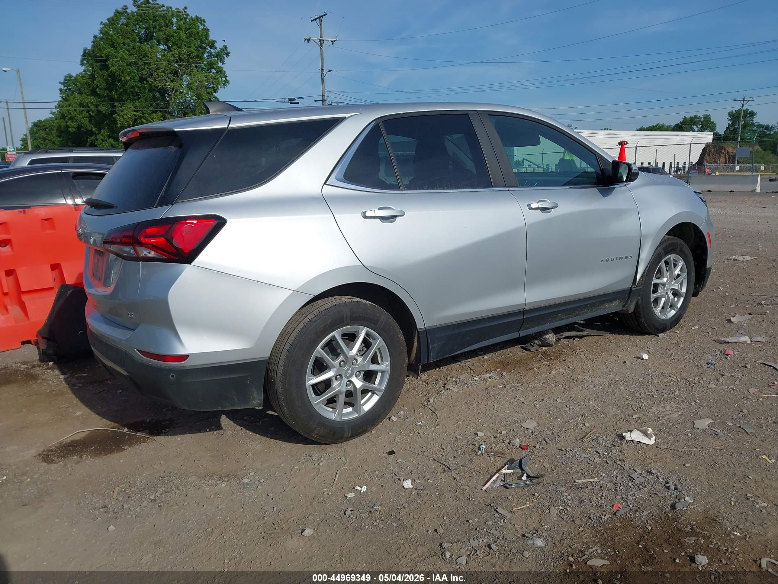 CHEVROLET EQUINOX image 4