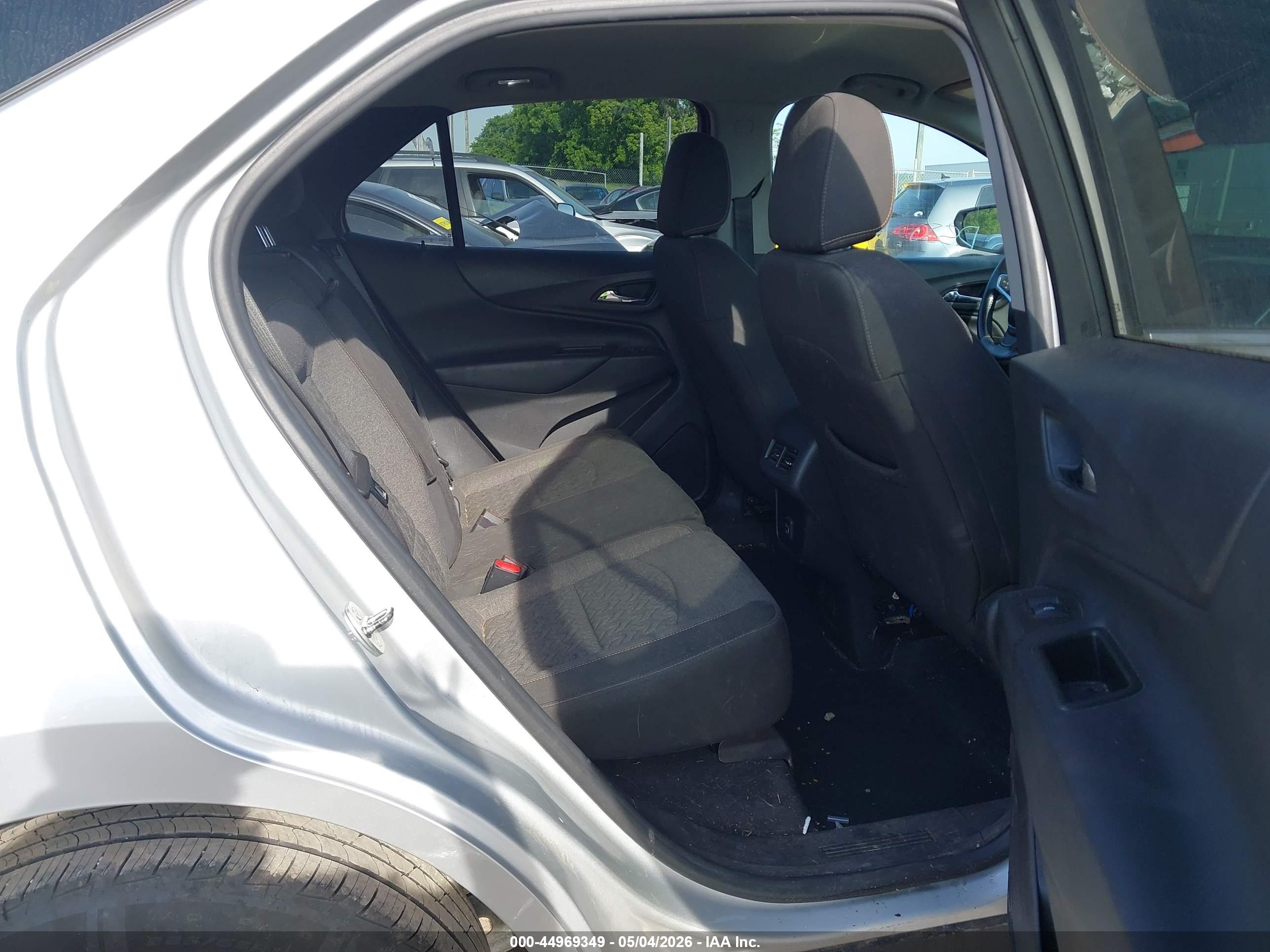 CHEVROLET EQUINOX image 8
