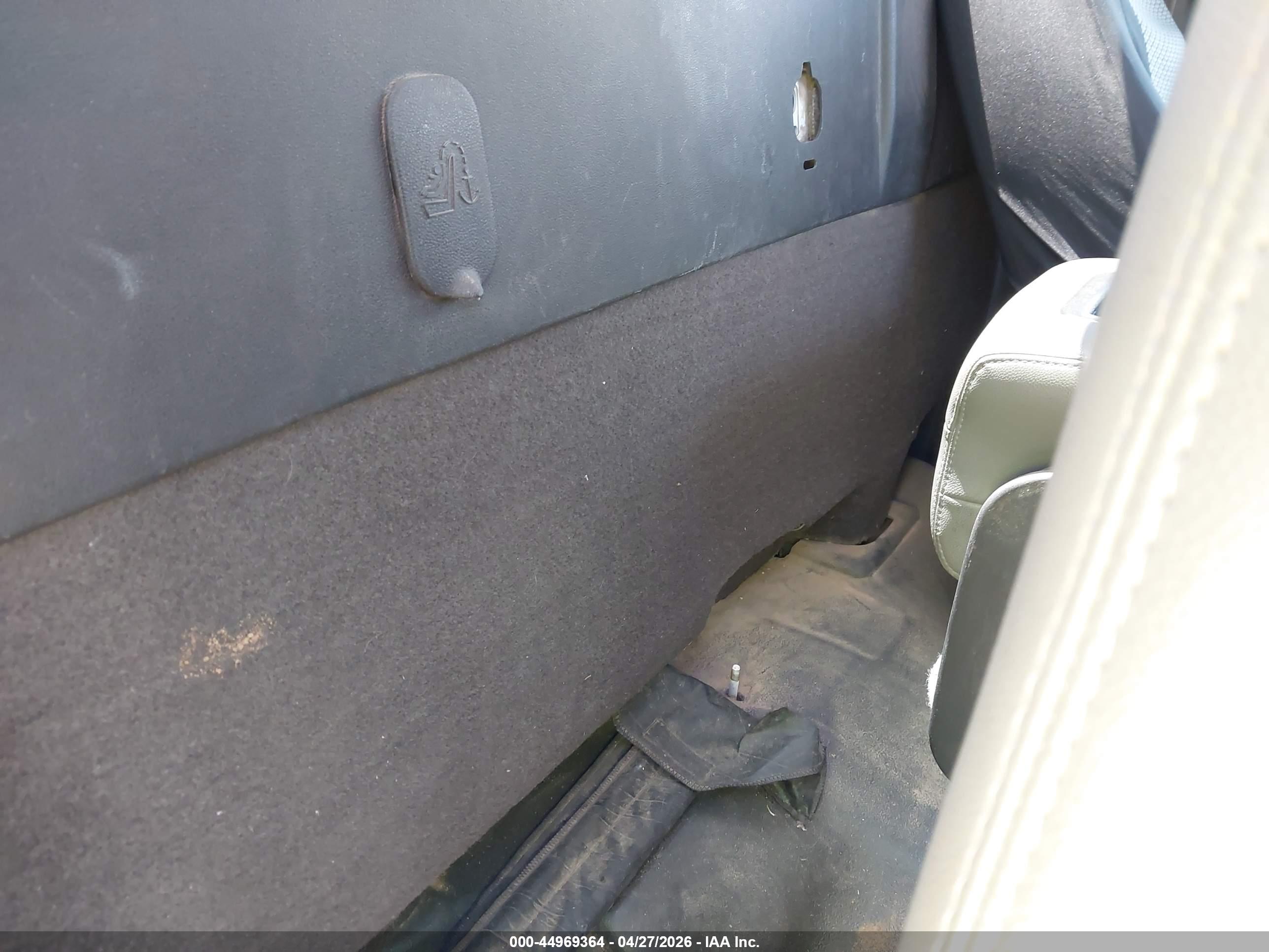 CHEVROLET SILVERADO image 8