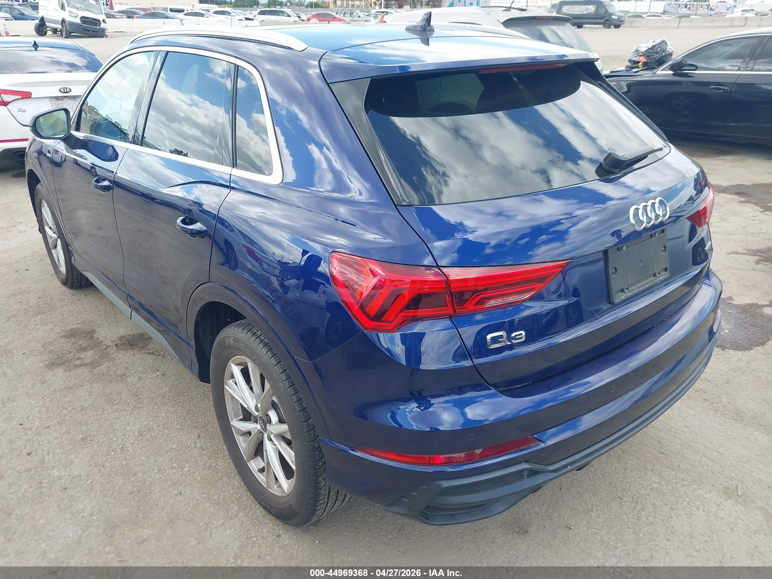 AUDI Q3 image 3