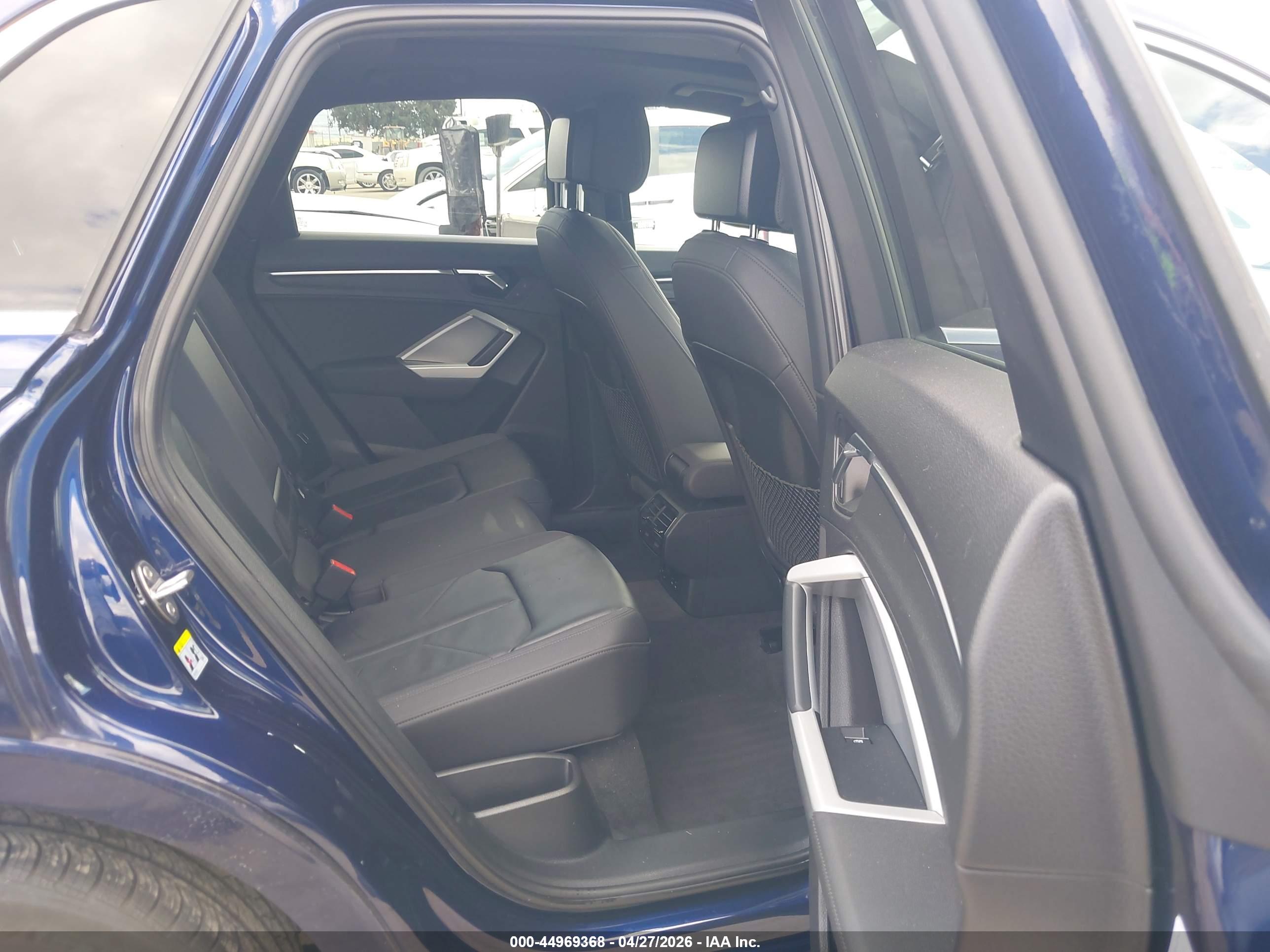 AUDI Q3 image 8