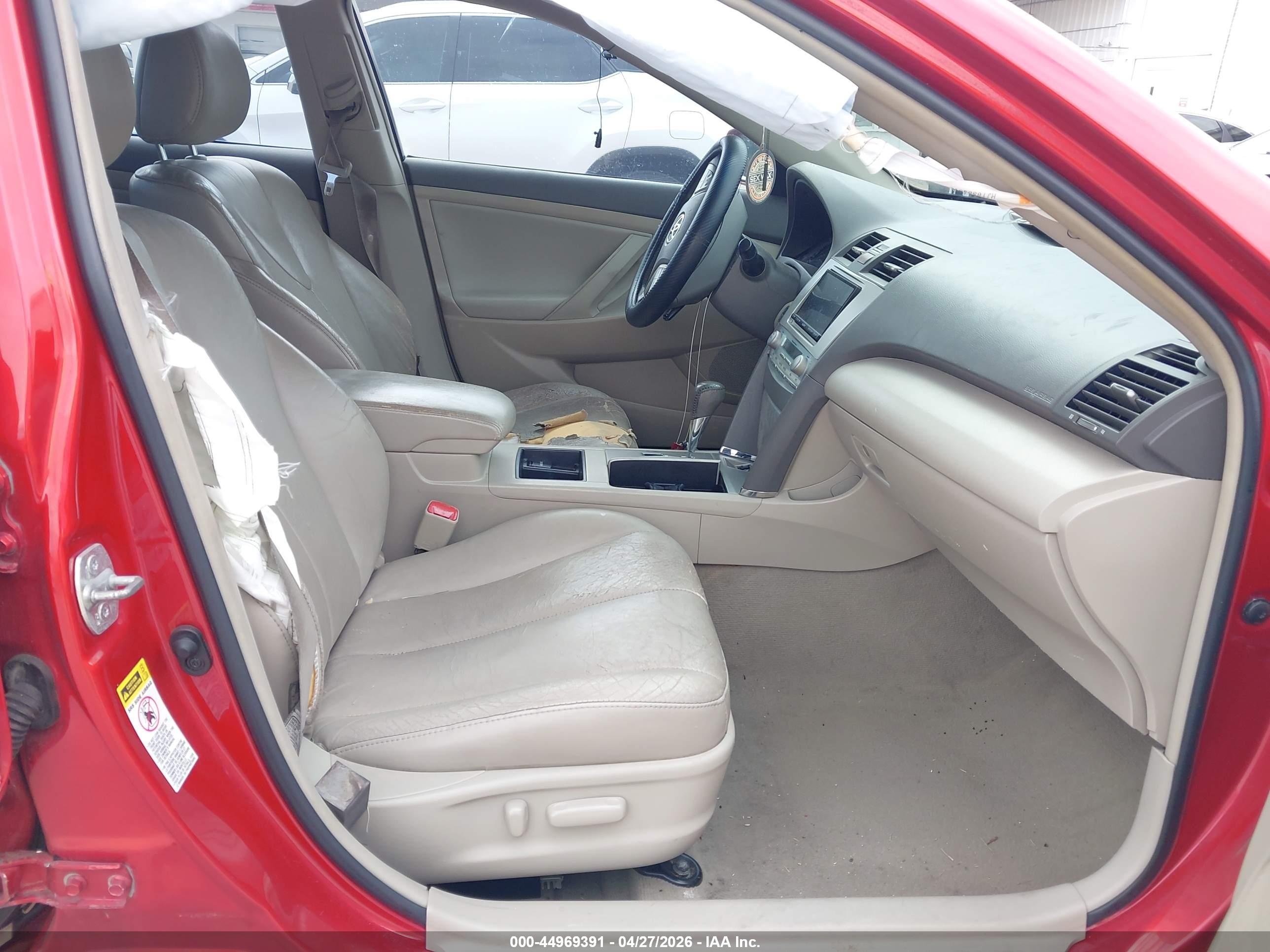TOYOTA CAMRY image 5