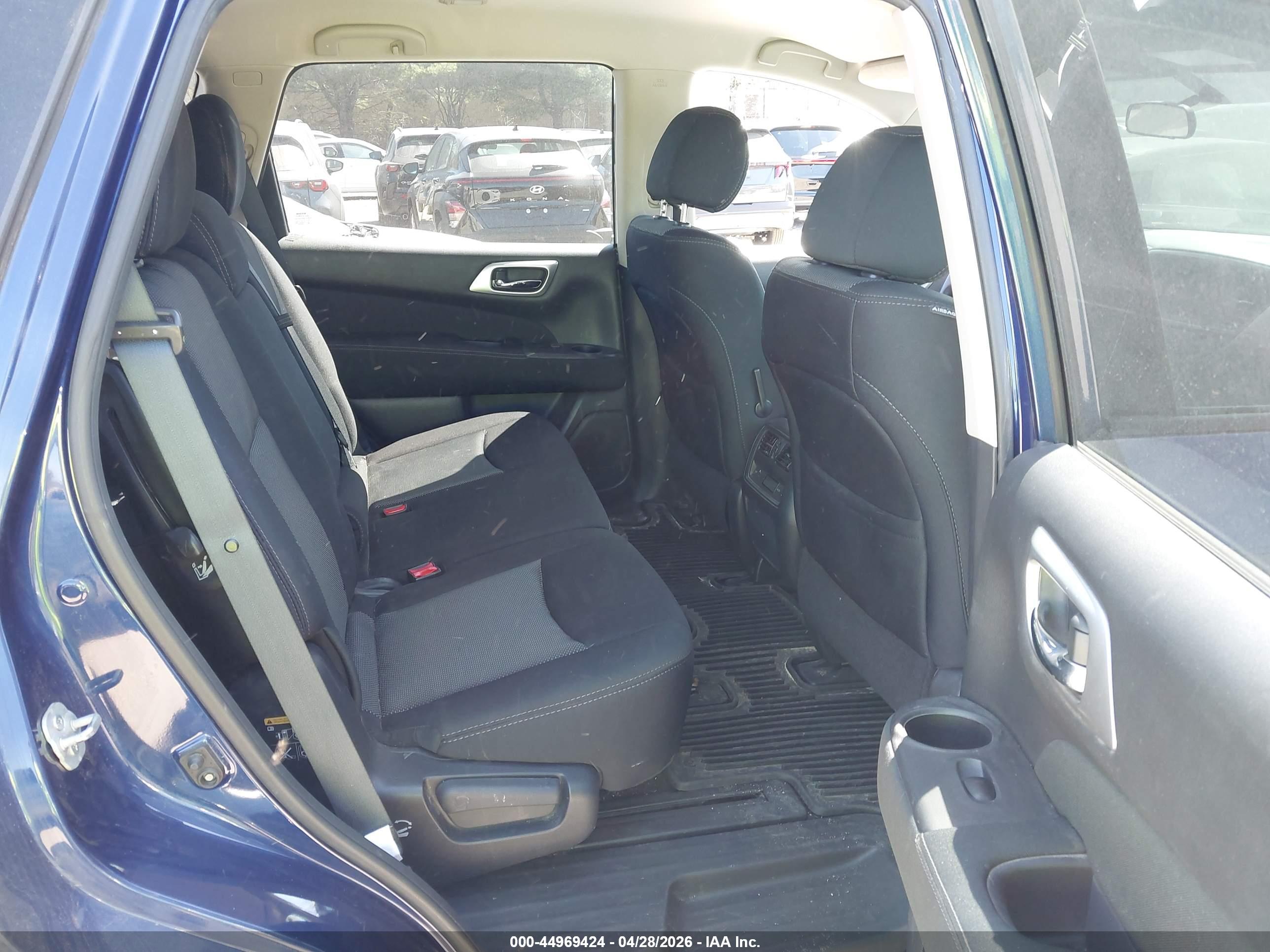 NISSAN PATHFINDER image 8