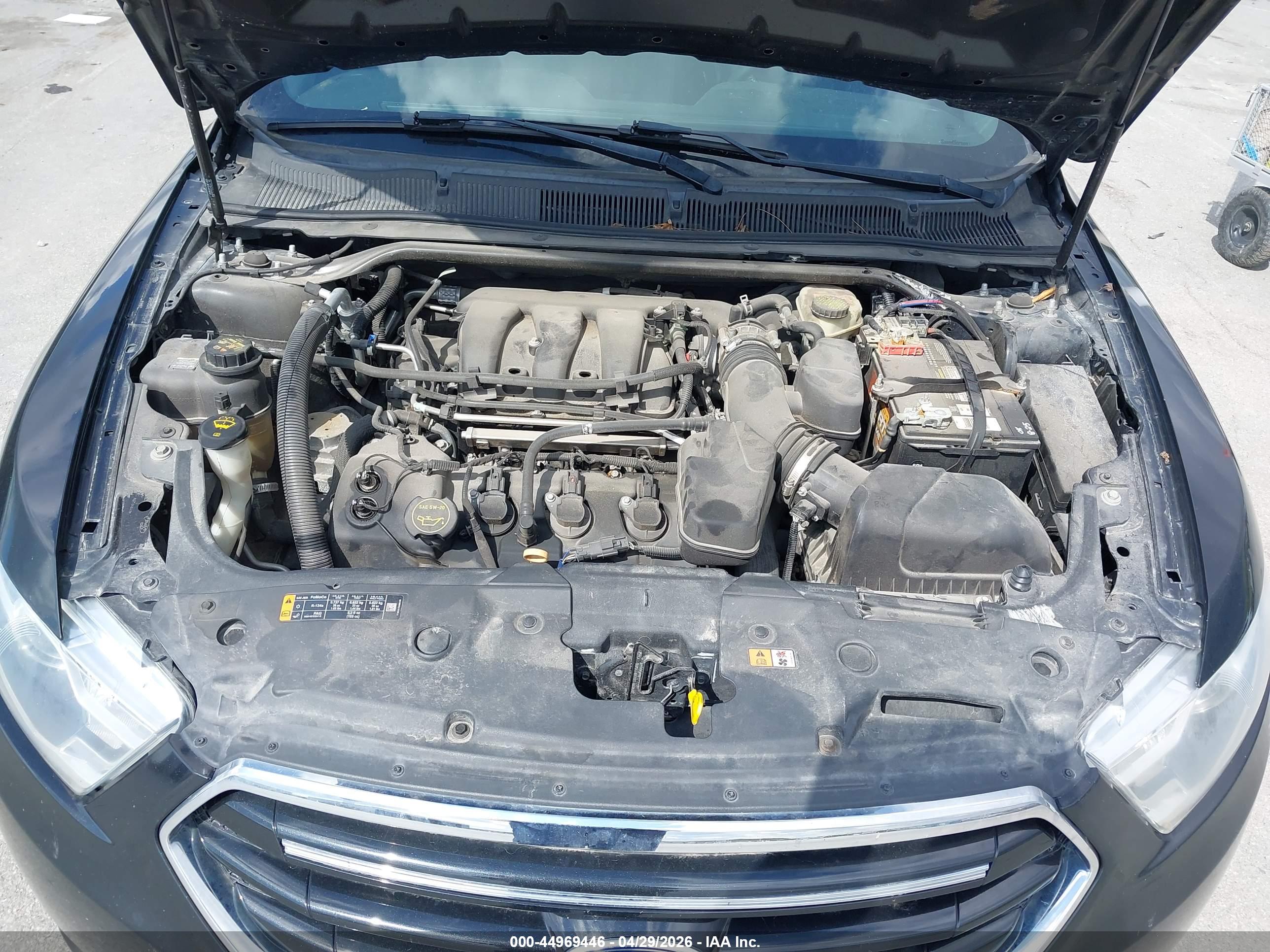 FORD TAURUS image 10