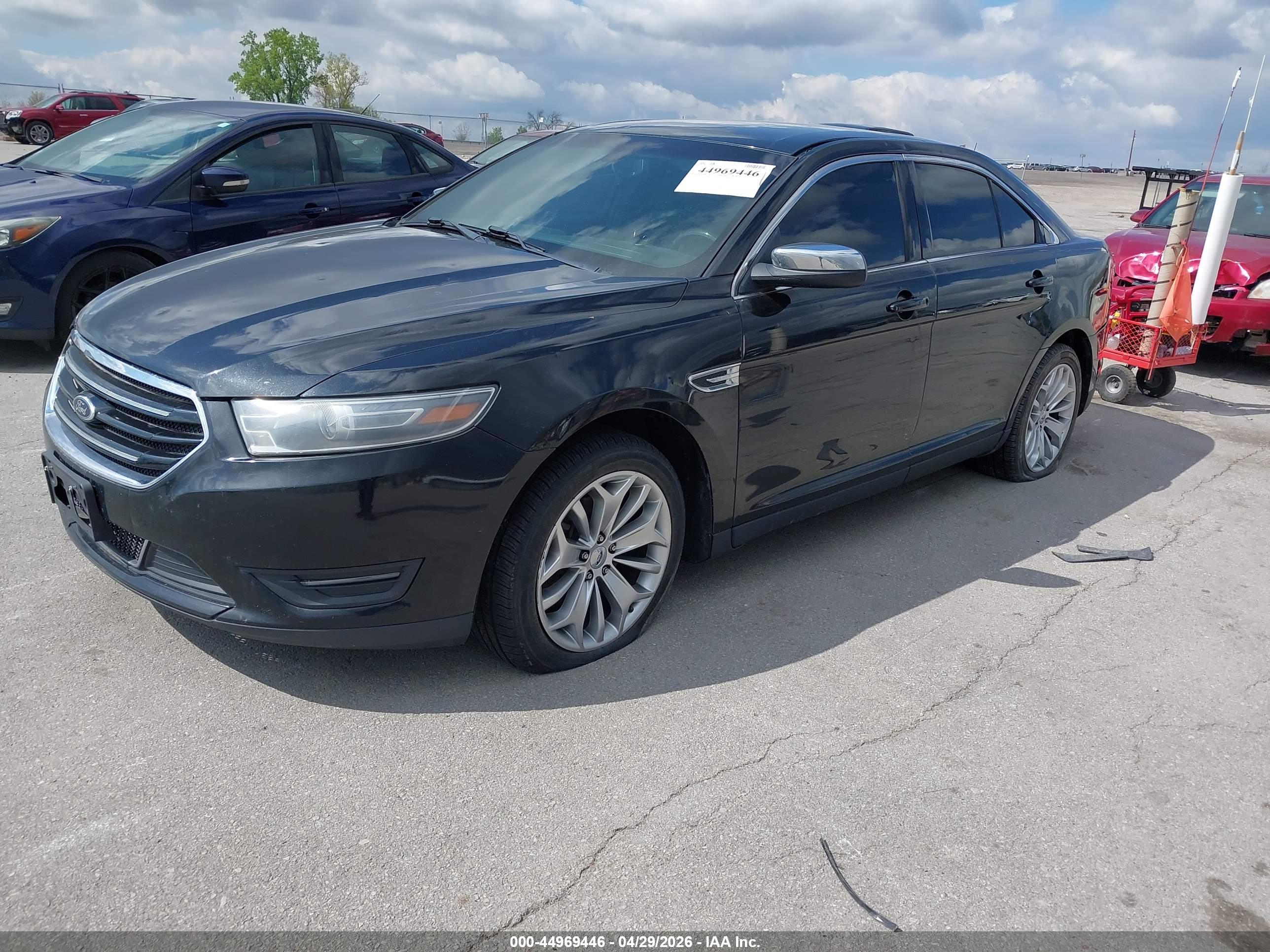 FORD TAURUS image 2
