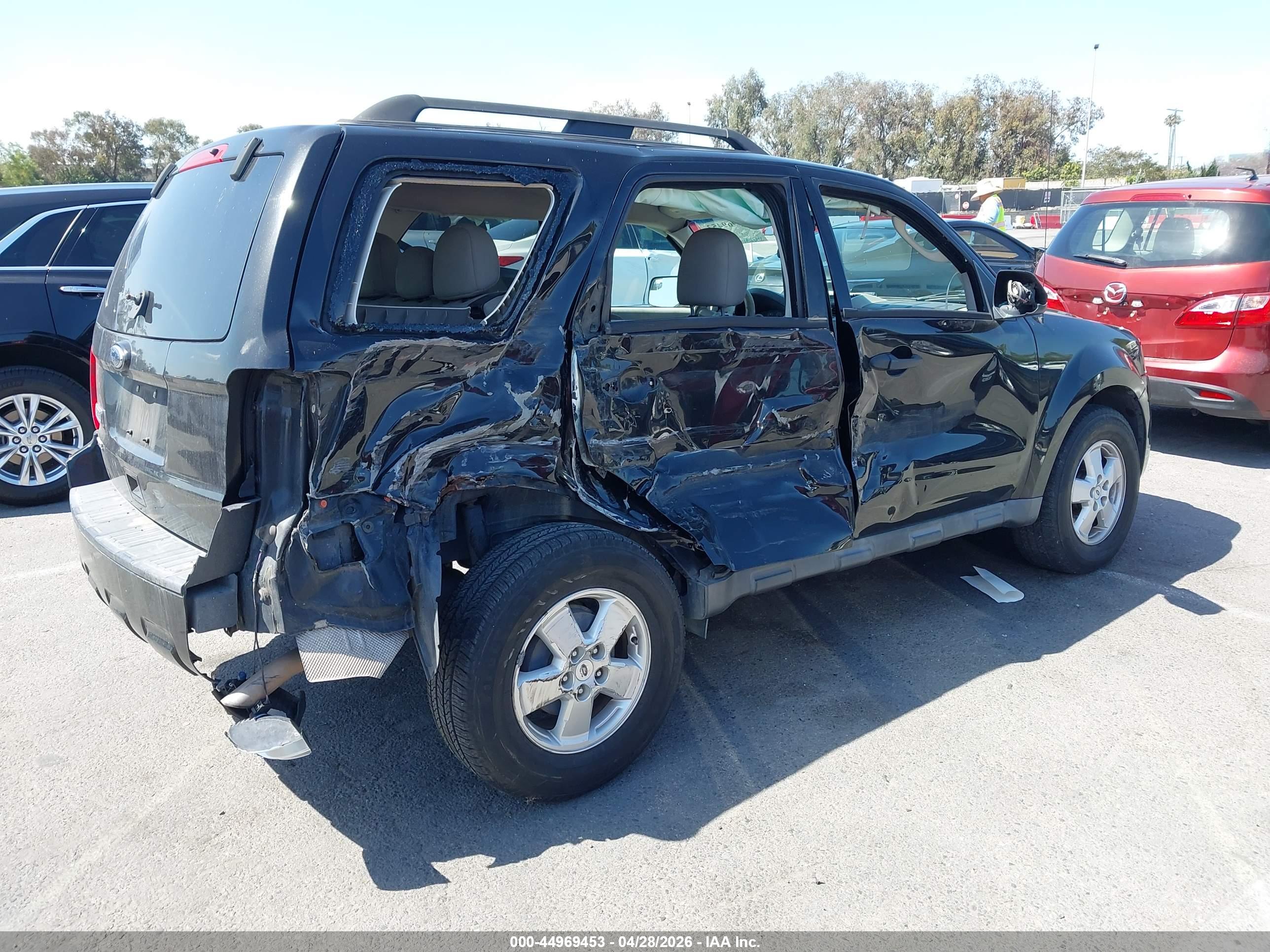 FORD ESCAPE image 4