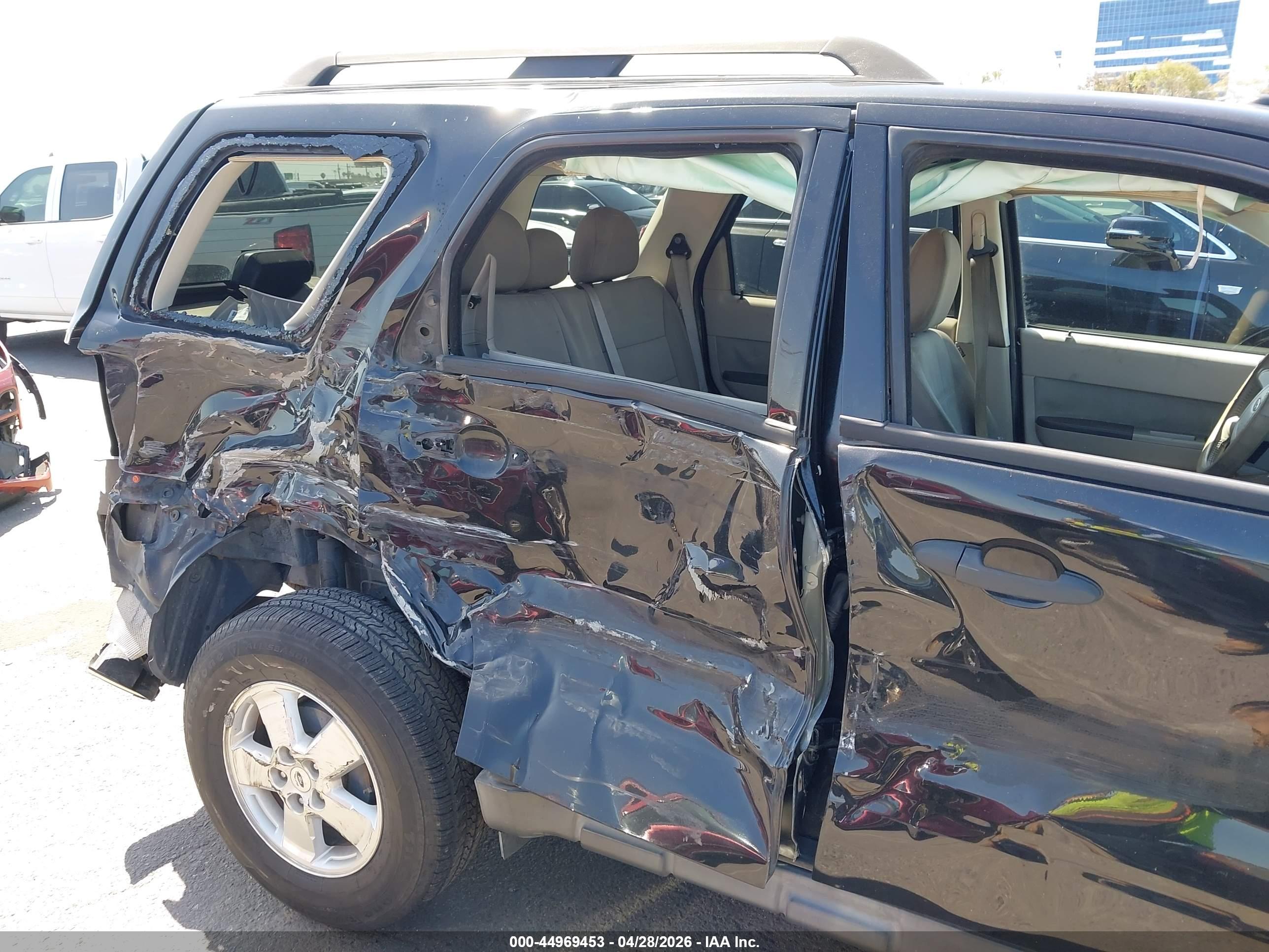 FORD ESCAPE image 6