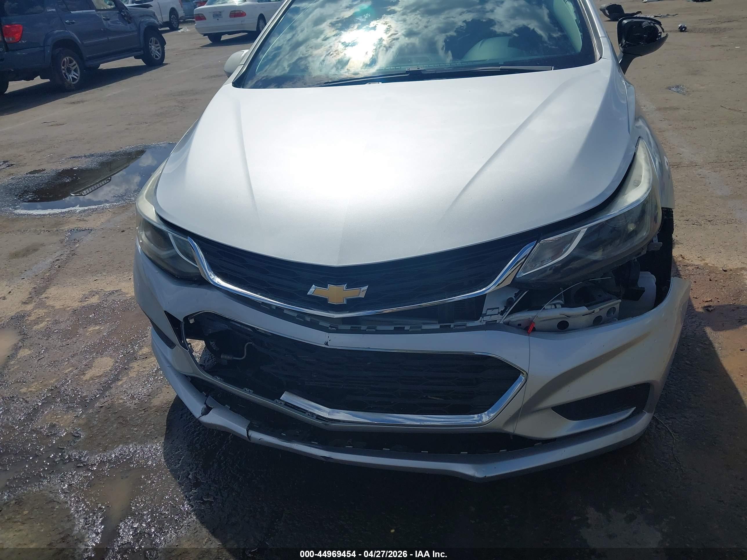 CHEVROLET CRUZE image 6