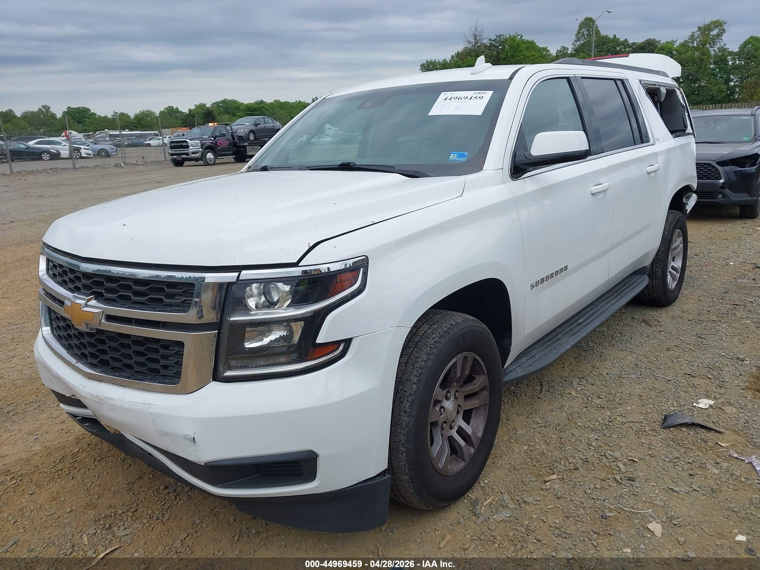 CHEVROLET SUBURBAN image 2