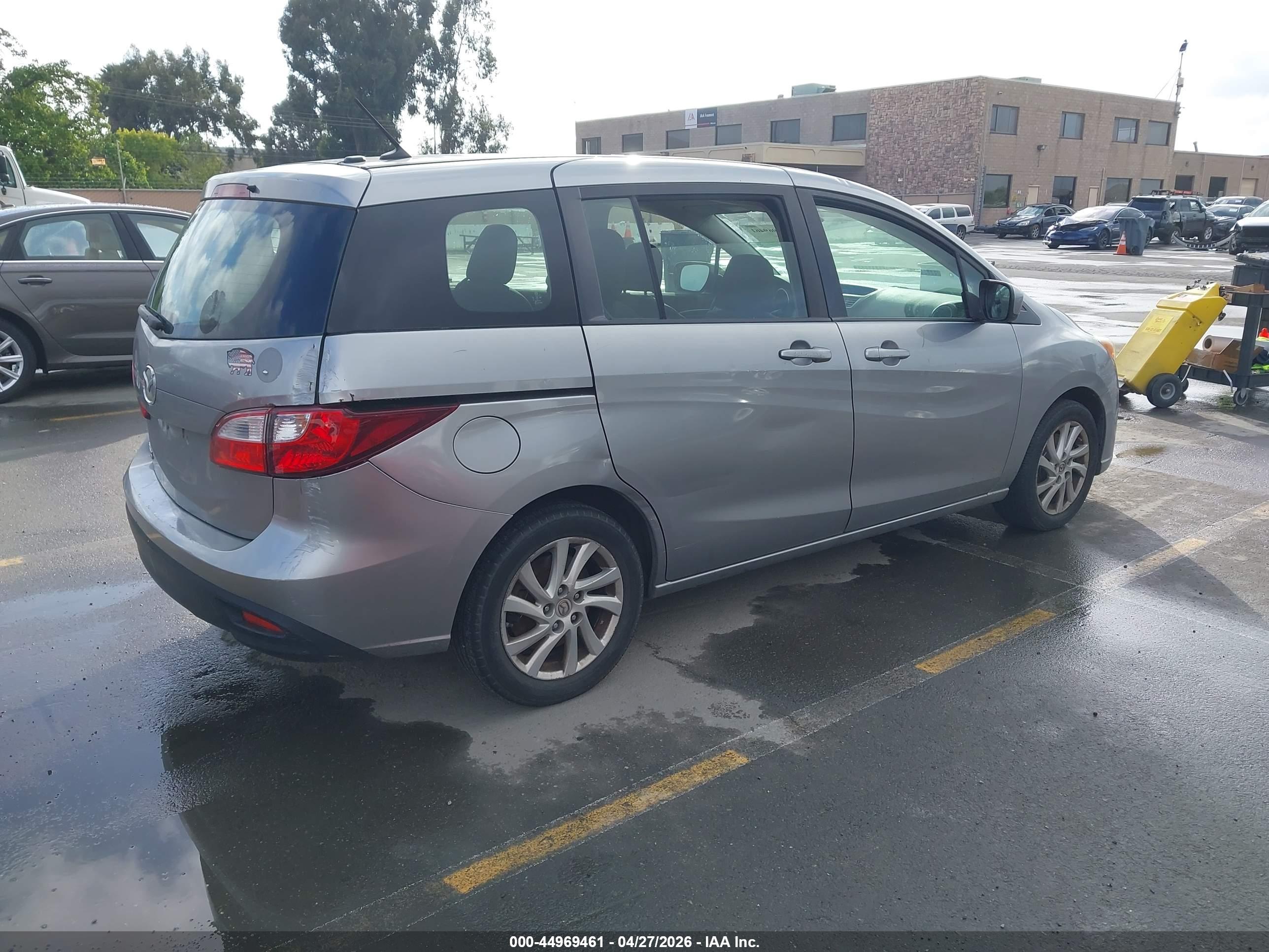 MAZDA MAZDA5 image 4