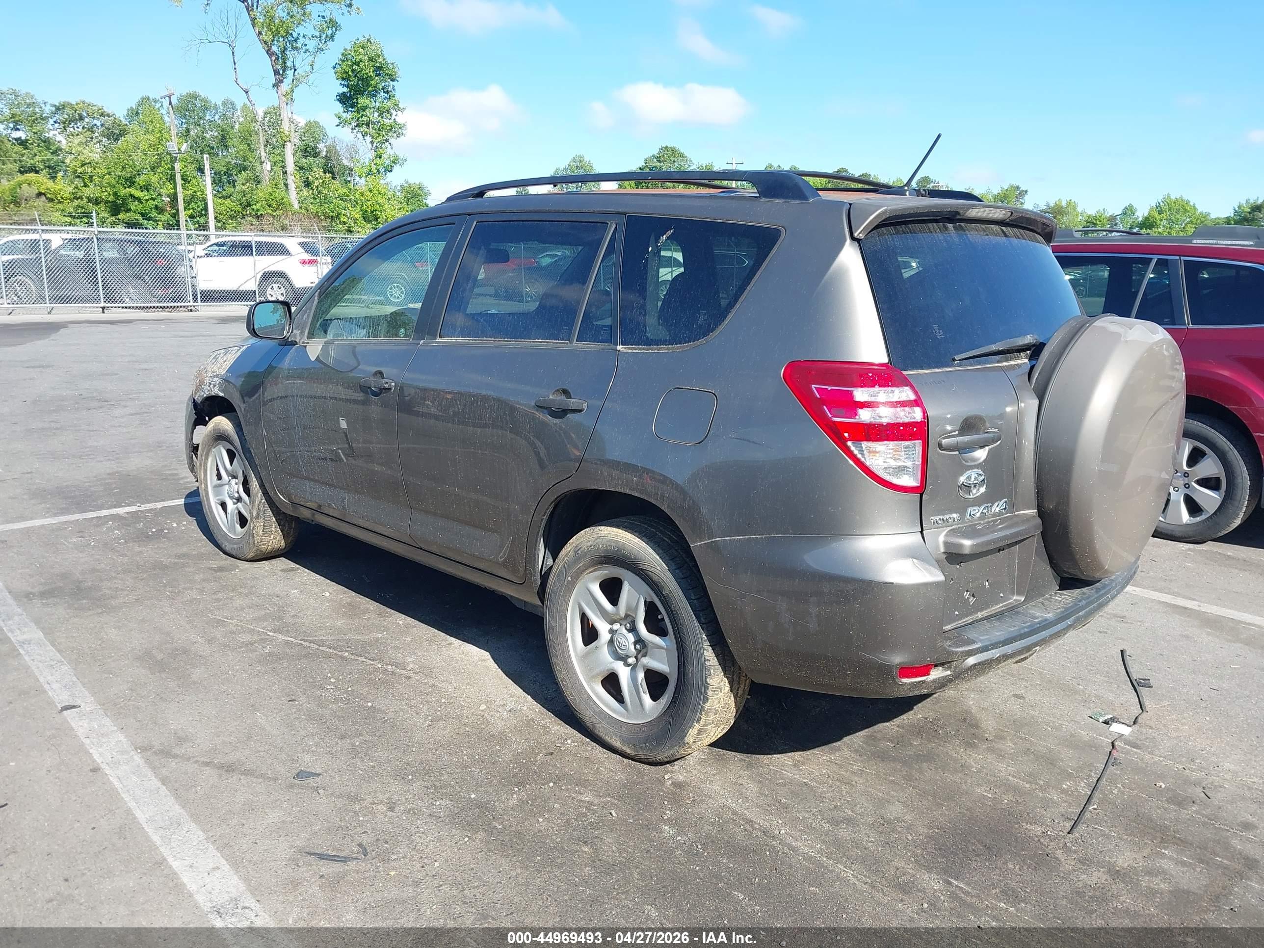 TOYOTA RAV4 image 3