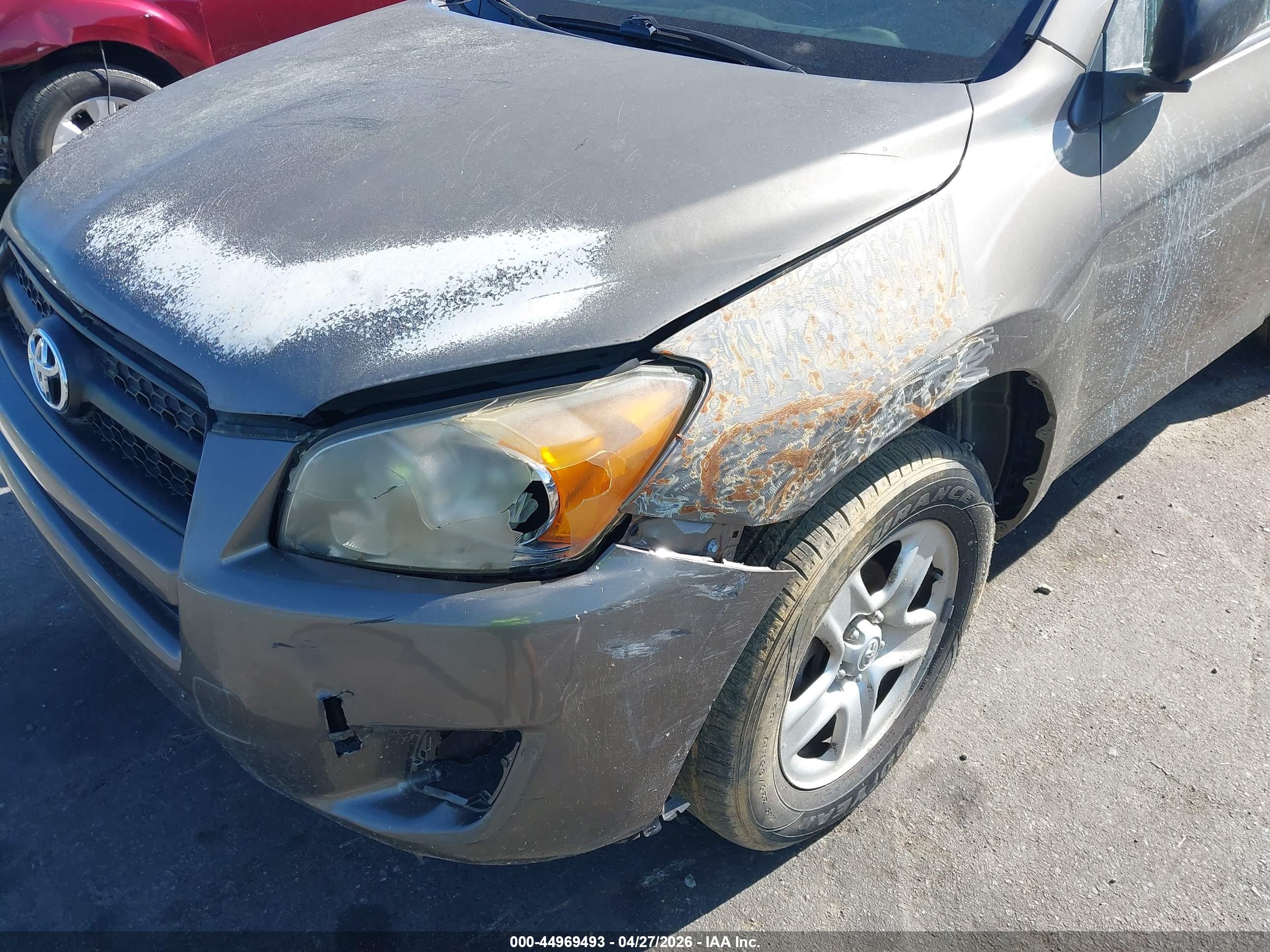 TOYOTA RAV4 image 6
