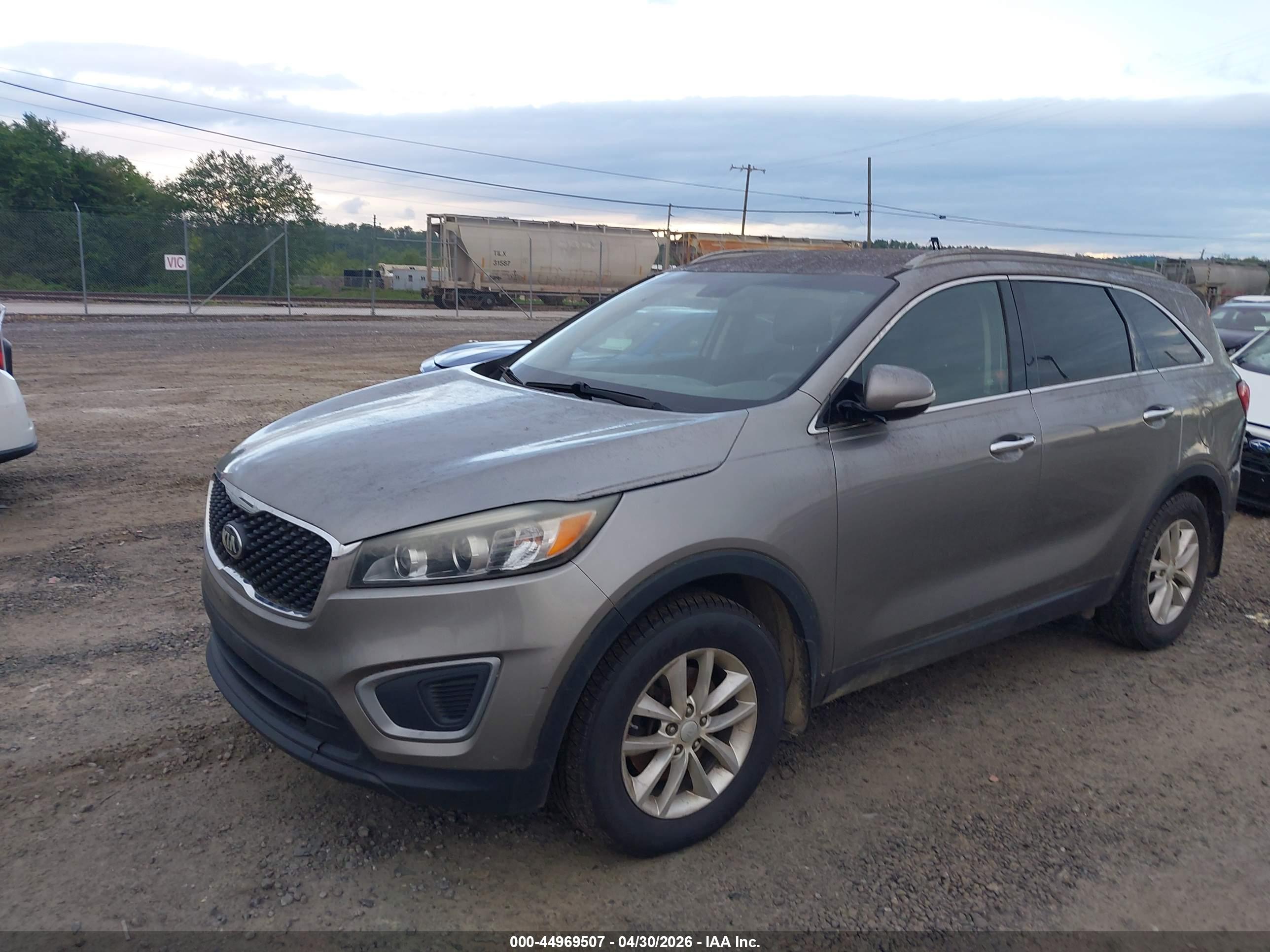 KIA SORENTO image 6