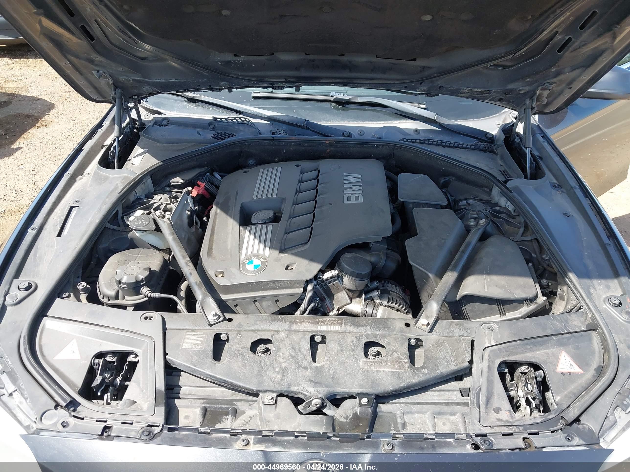BMW 528I image 10