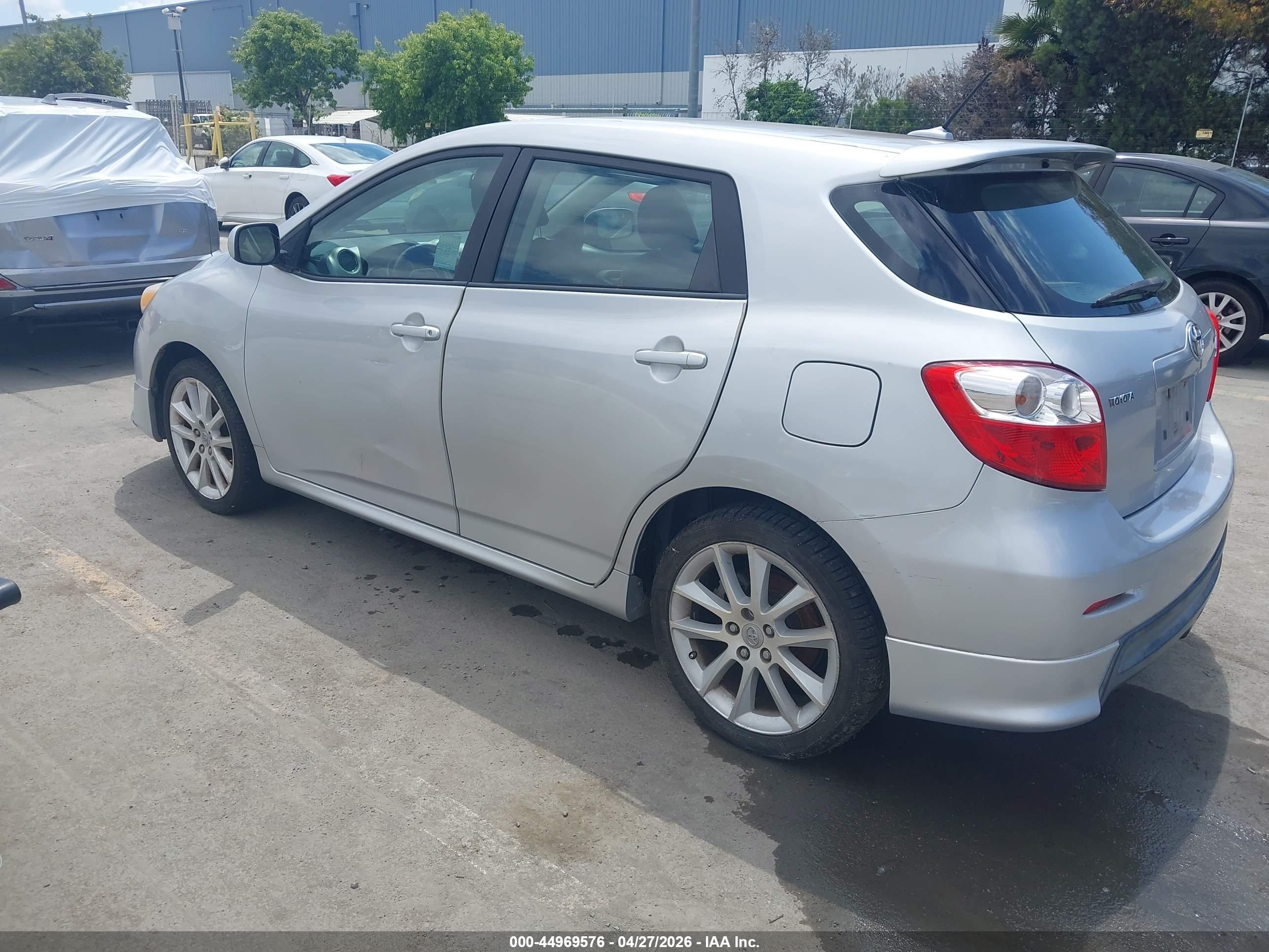 TOYOTA MATRIX image 3