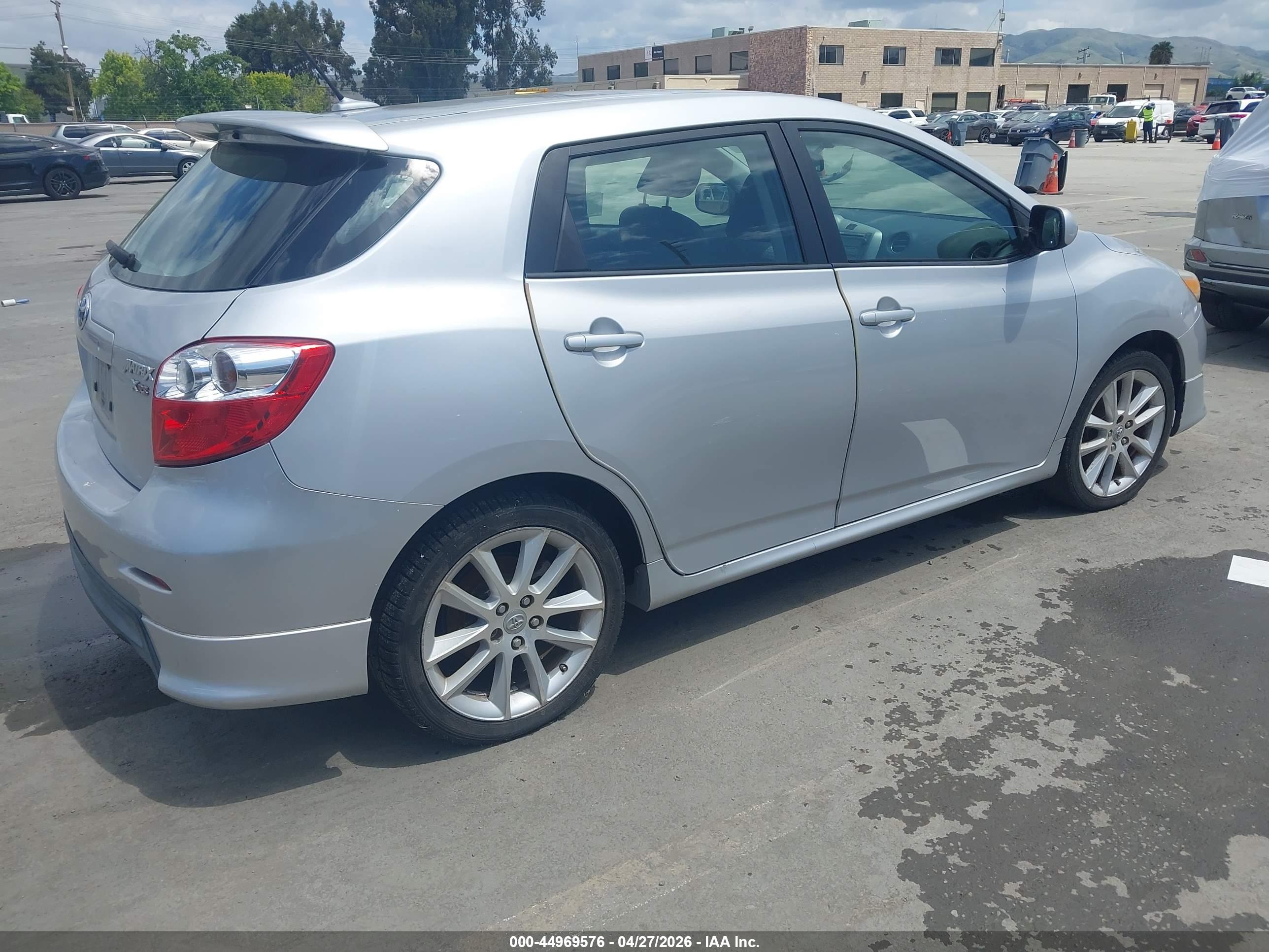 TOYOTA MATRIX image 4