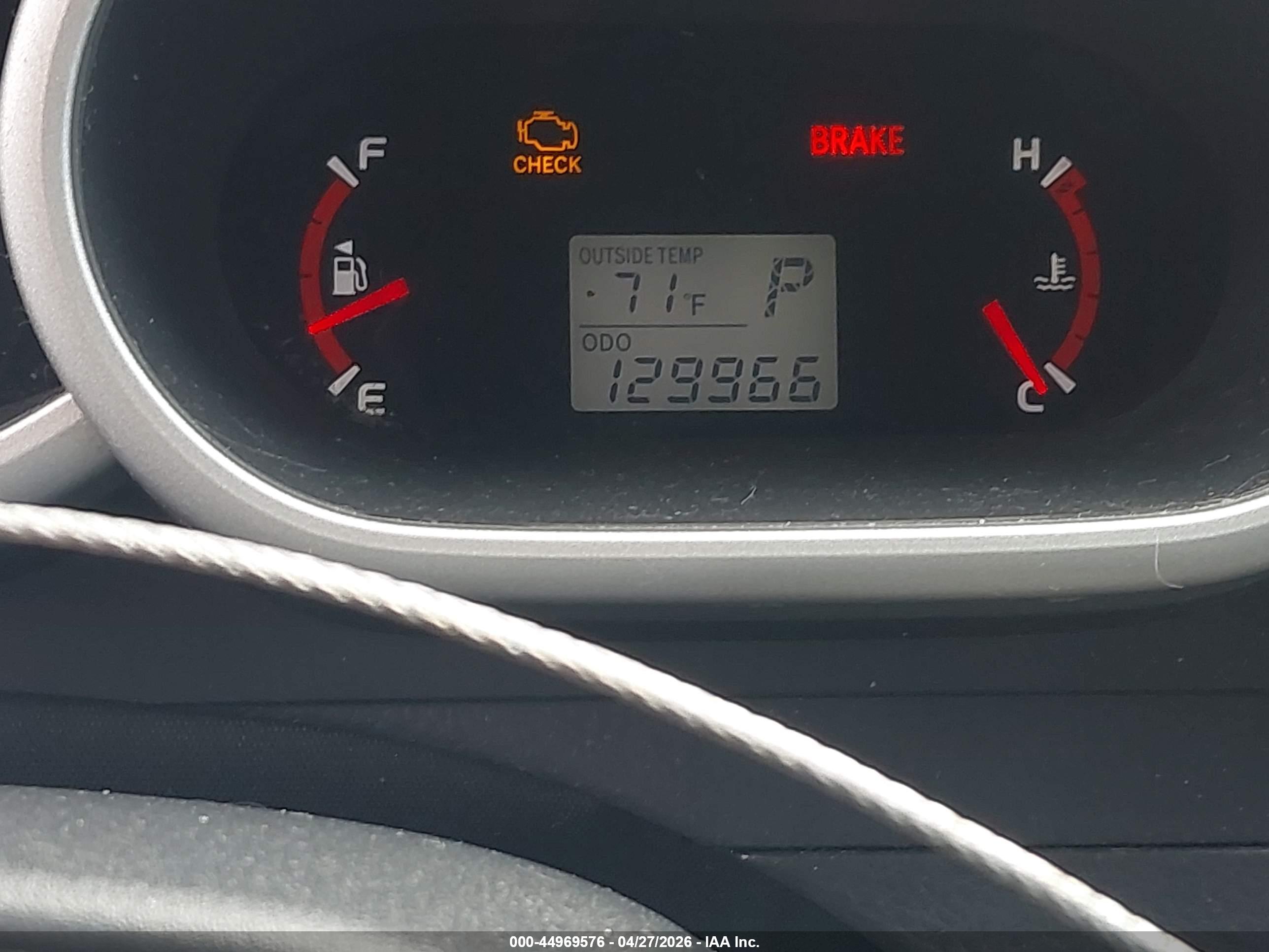 TOYOTA MATRIX image 7