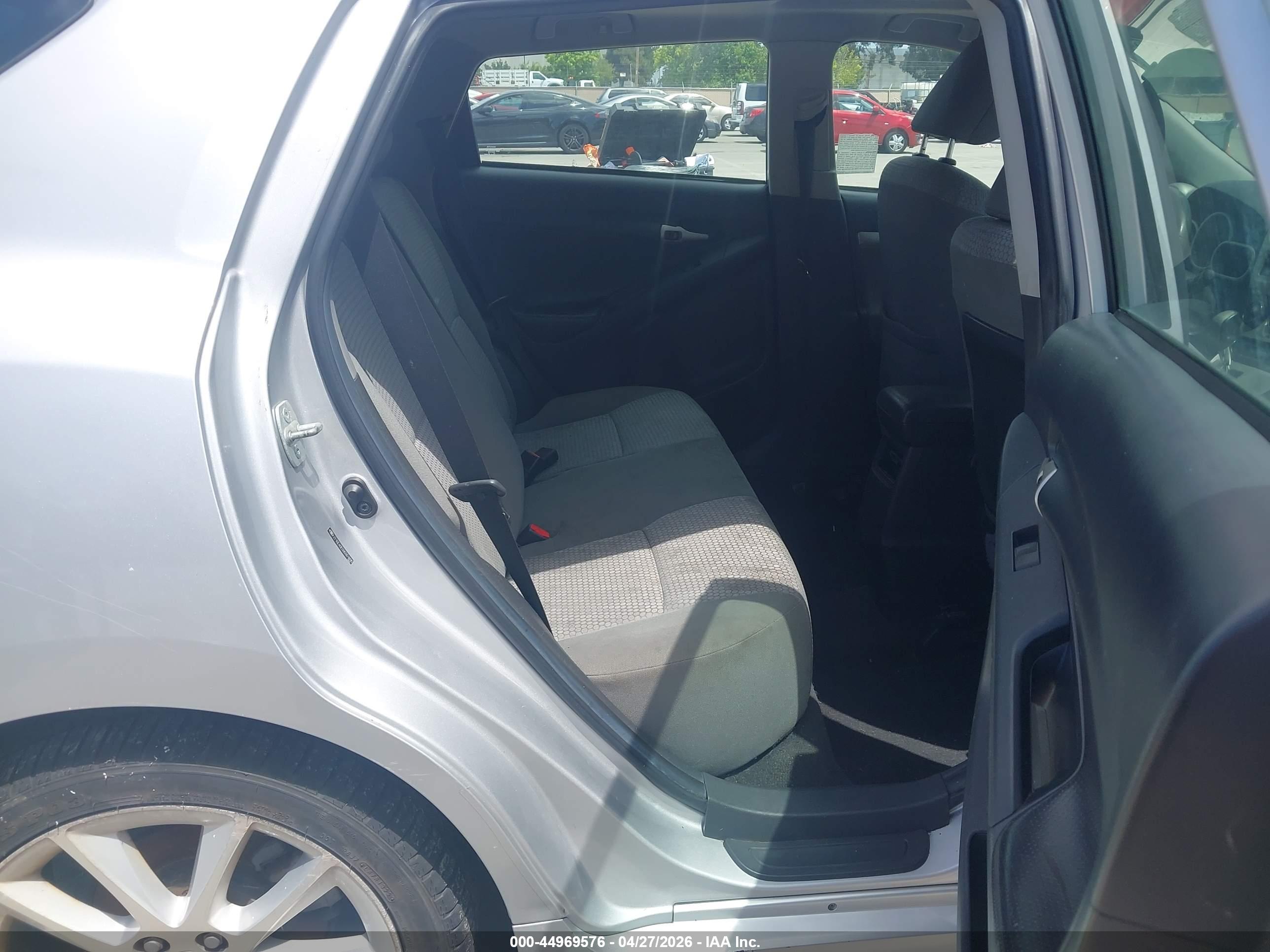 TOYOTA MATRIX image 8