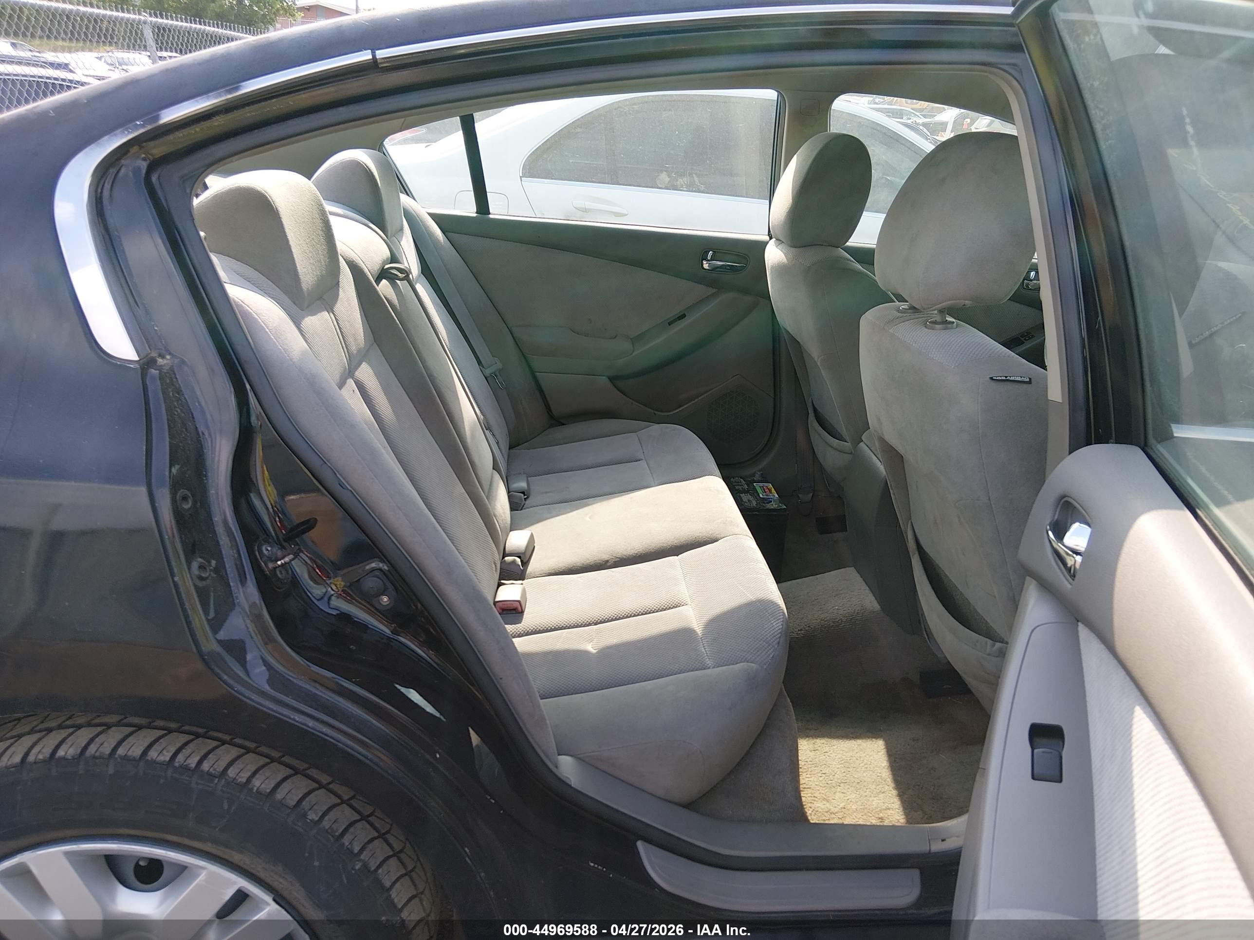 NISSAN ALTIMA image 8