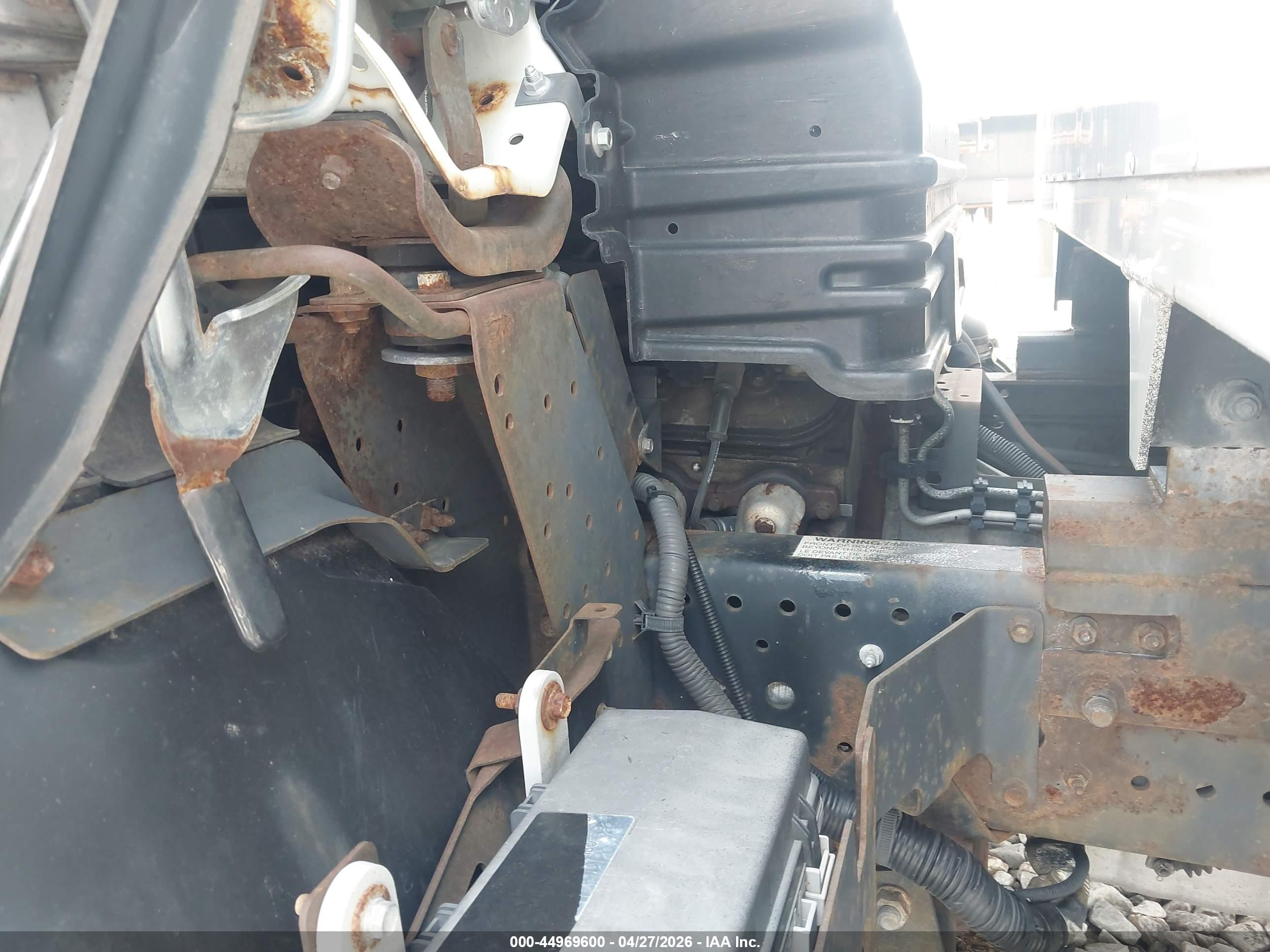 ISUZU NPR image 10