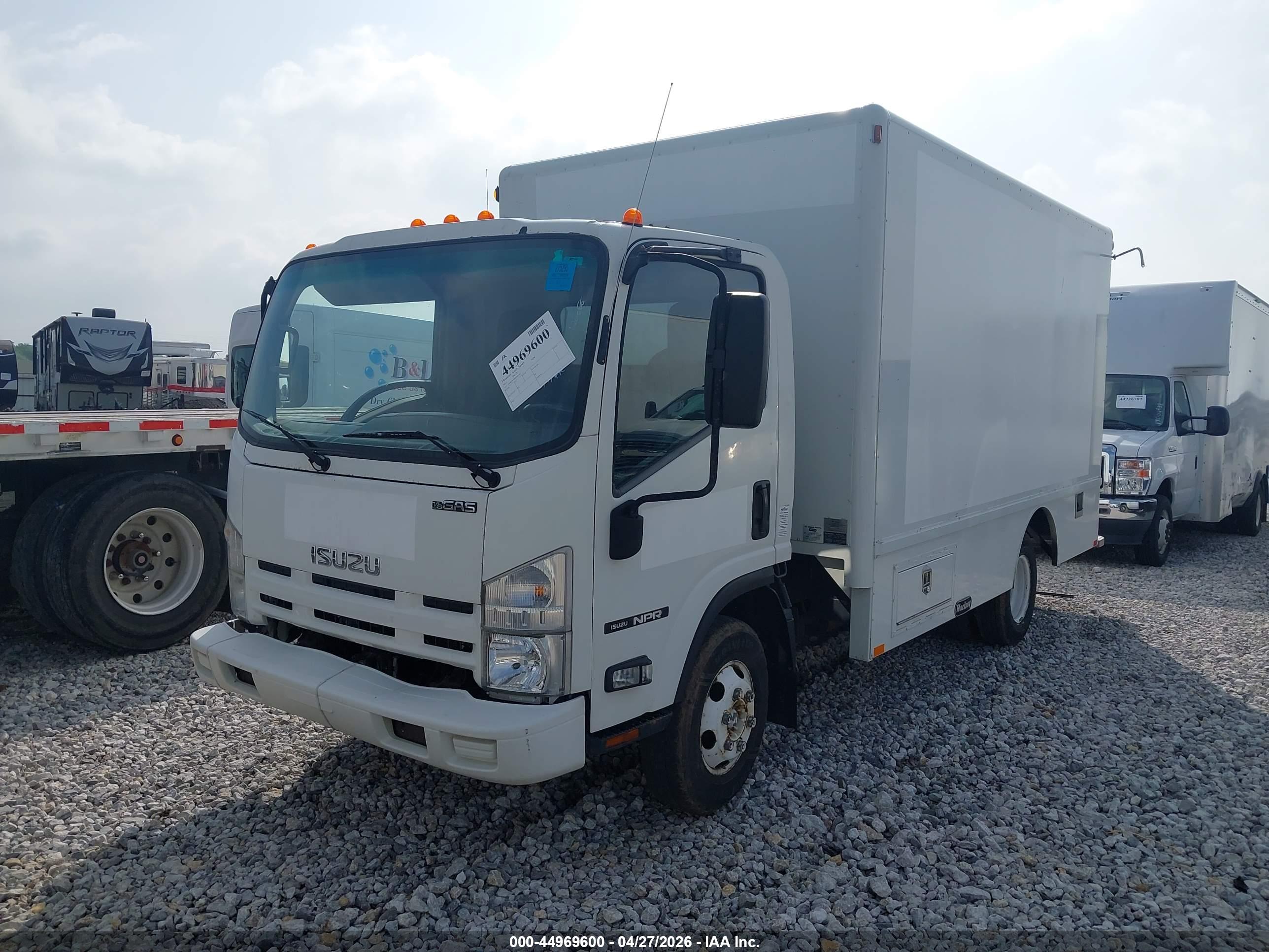 ISUZU NPR image 2