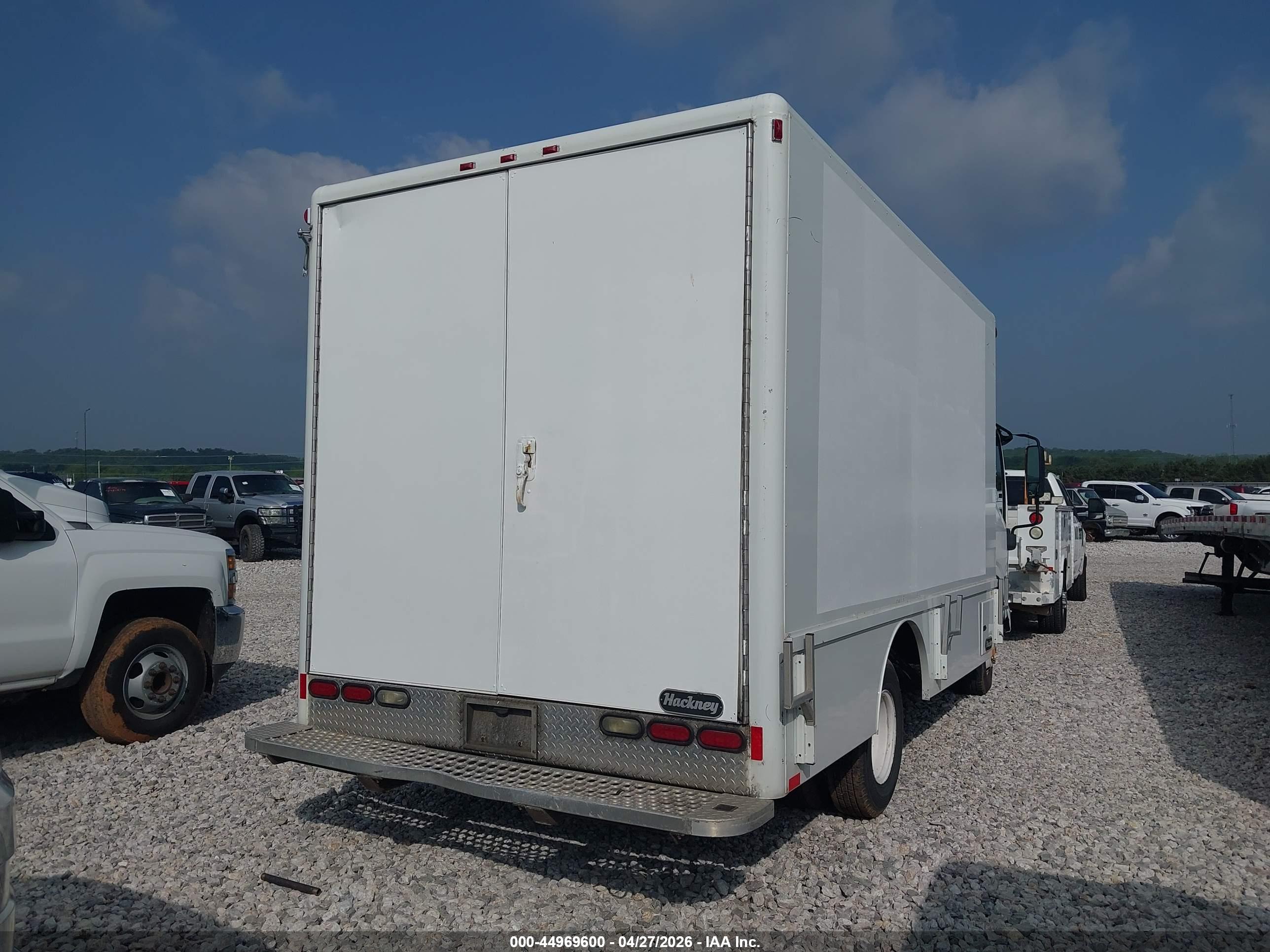ISUZU NPR image 4