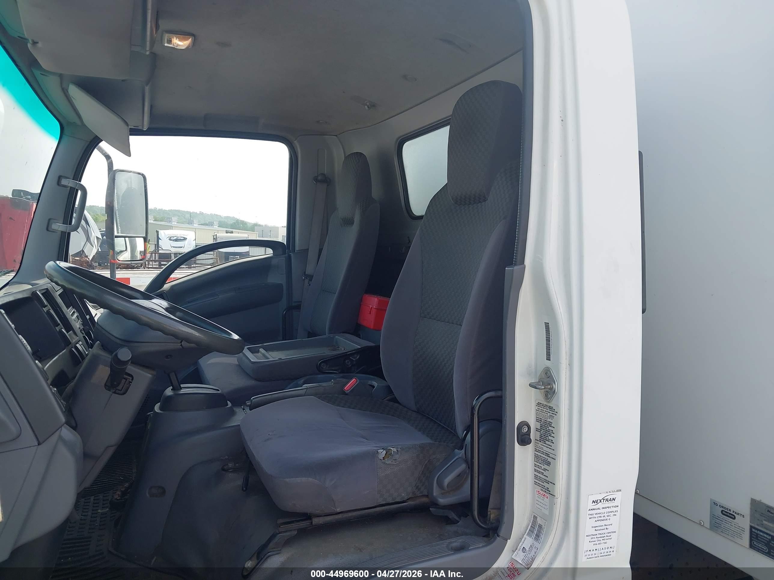 ISUZU NPR image 7