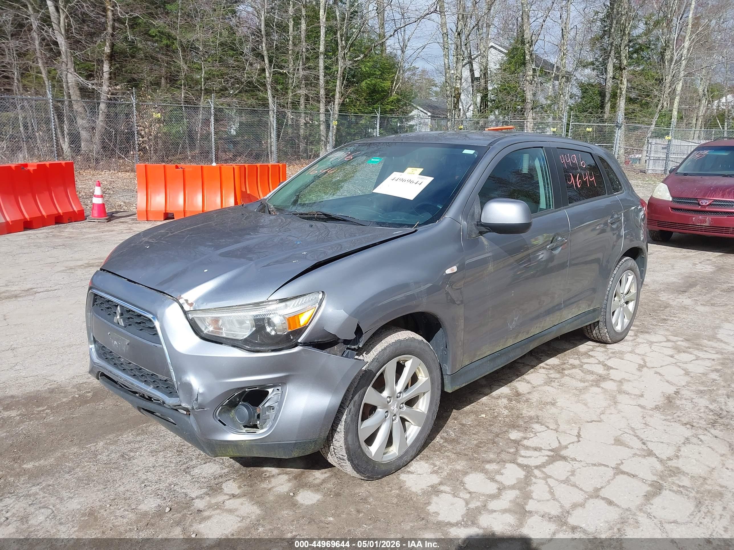 MITSUBISHI OUTLANDER image 2