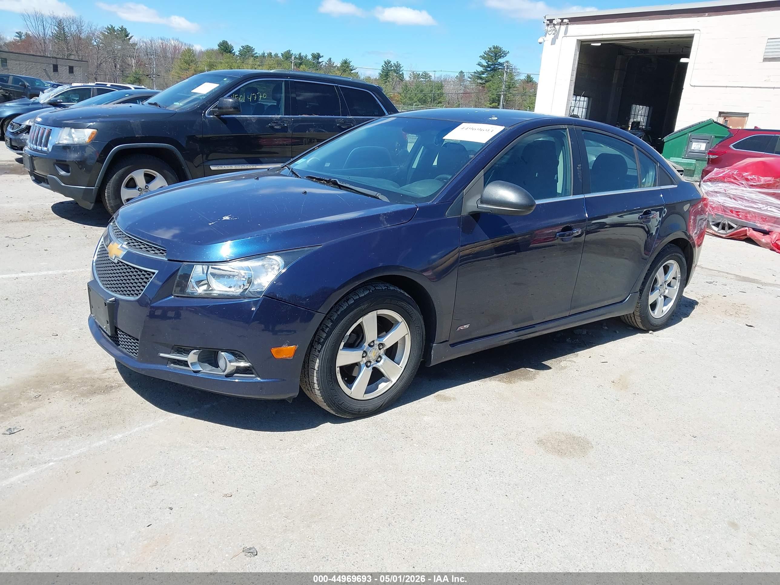 CHEVROLET CRUZE image 2