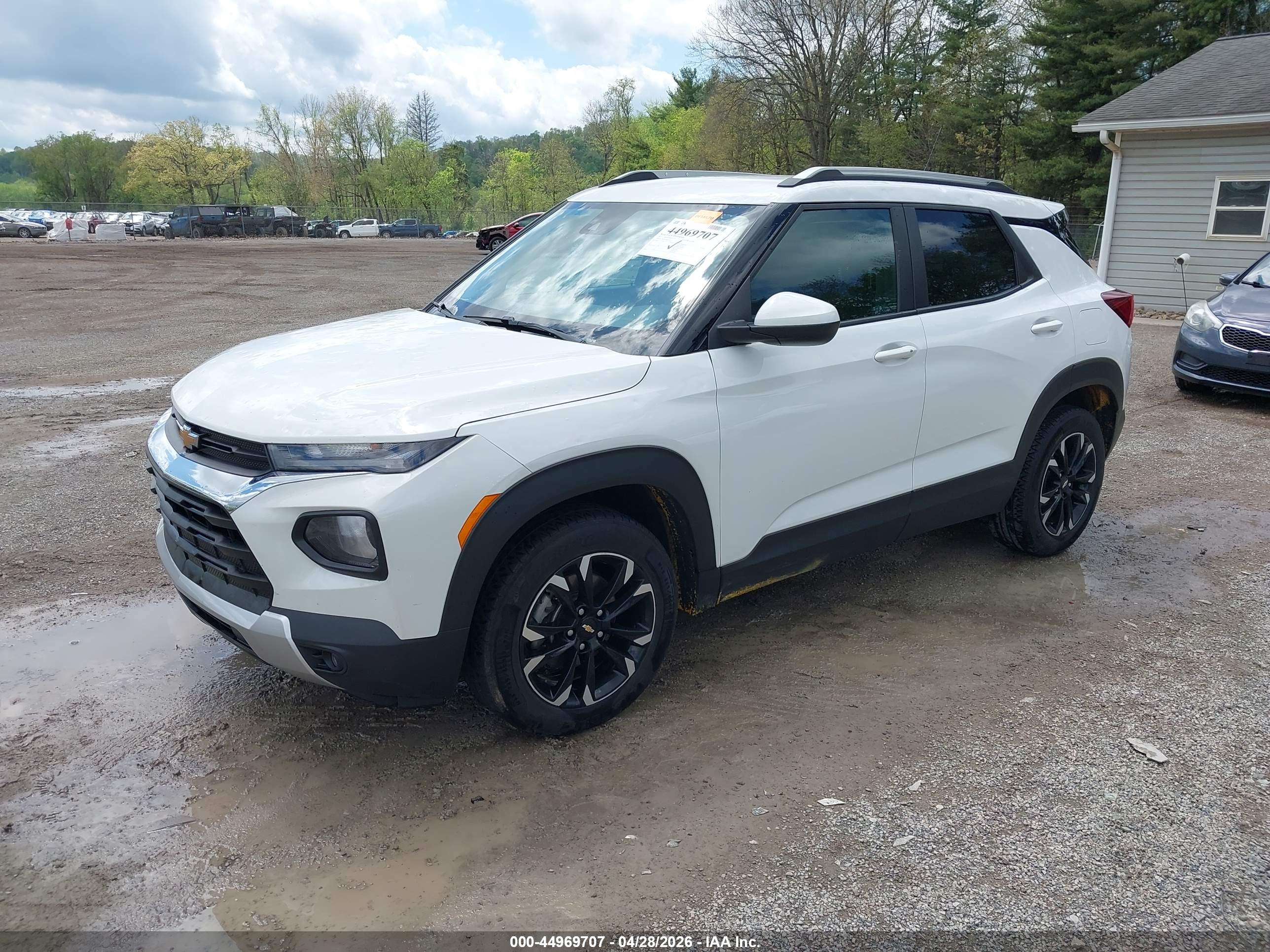 CHEVROLET TRAILBLAZER image 2