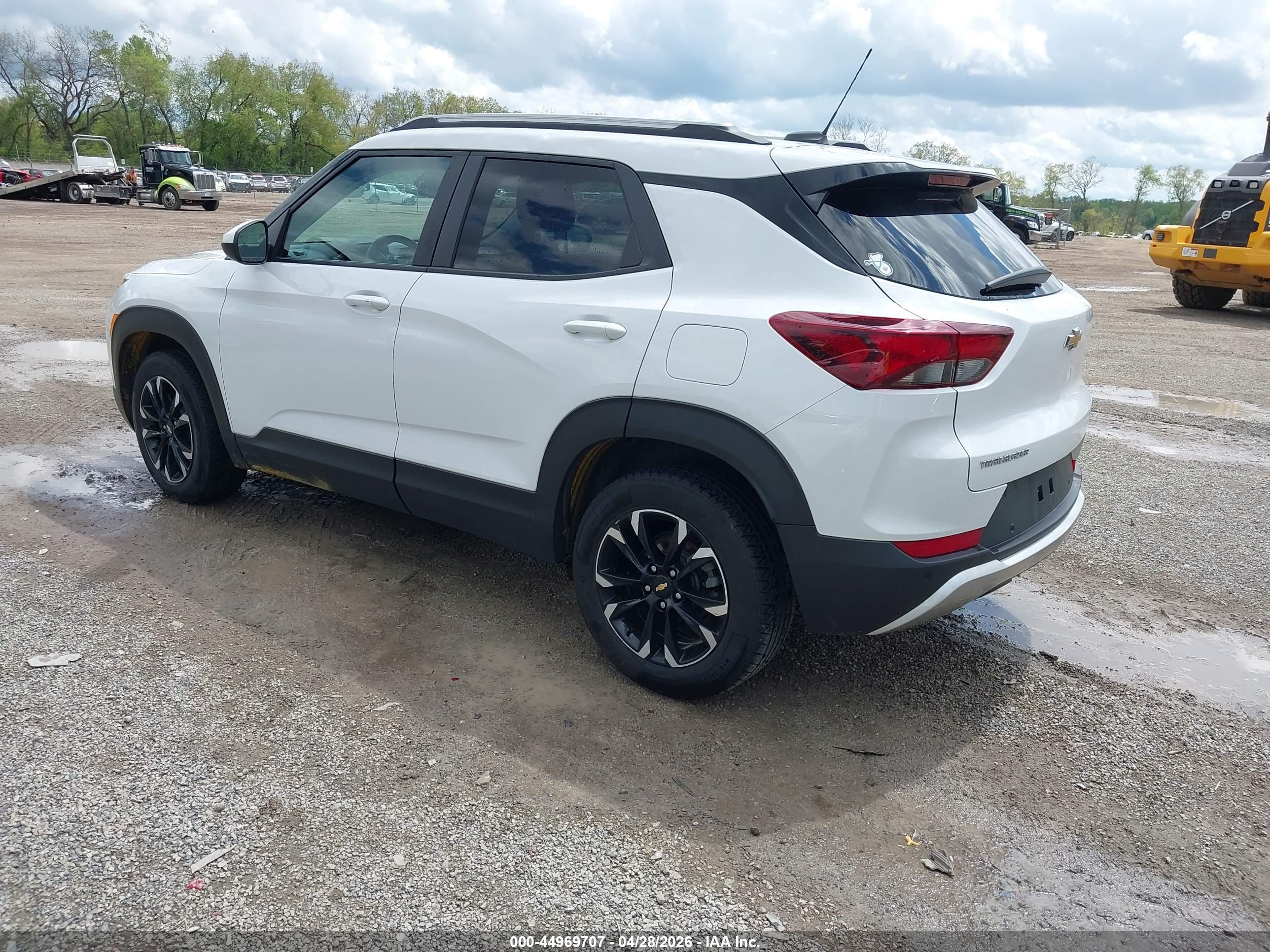 CHEVROLET TRAILBLAZER image 3