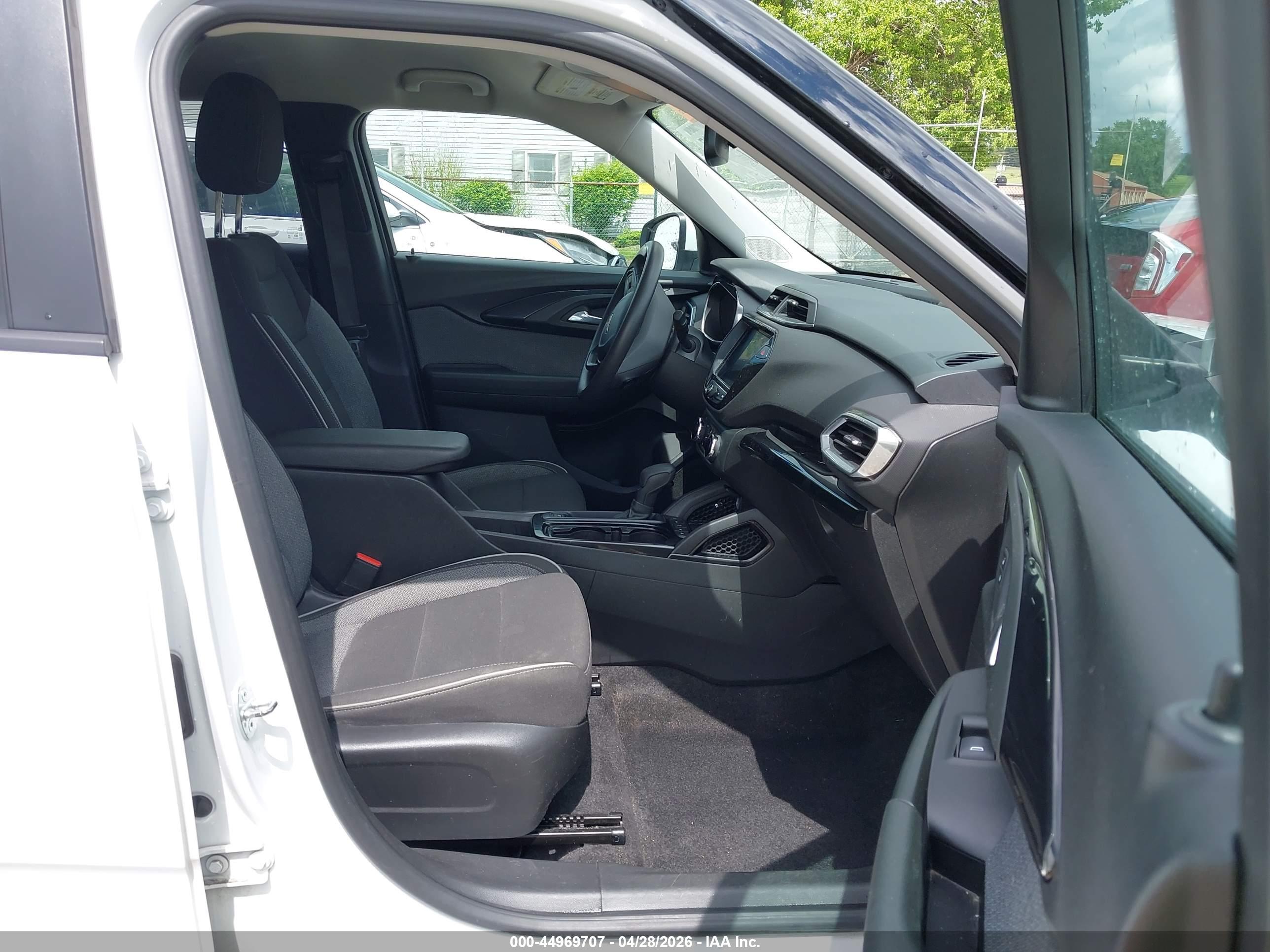 CHEVROLET TRAILBLAZER image 5