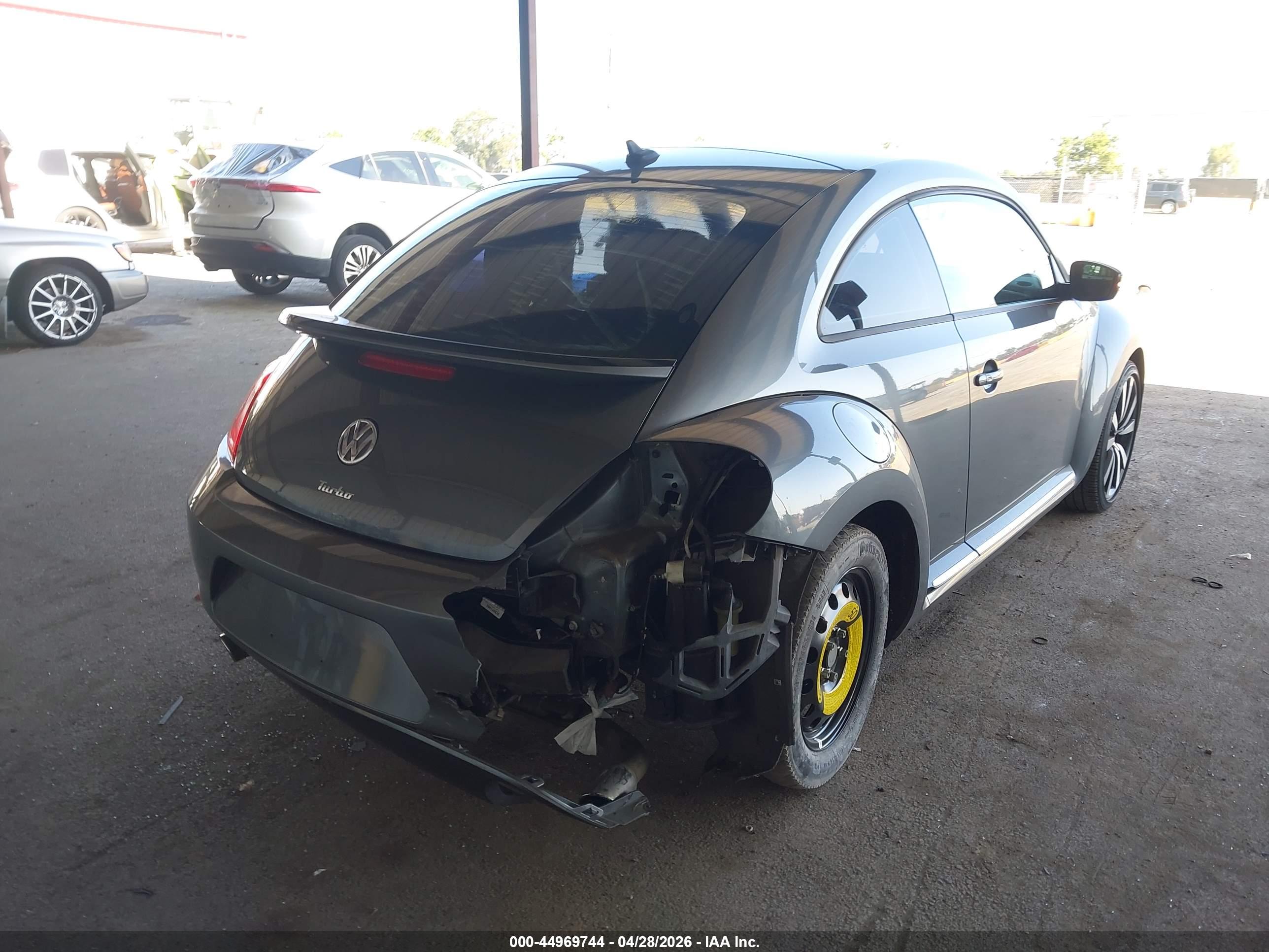 VOLKSWAGEN BEETLE image 6
