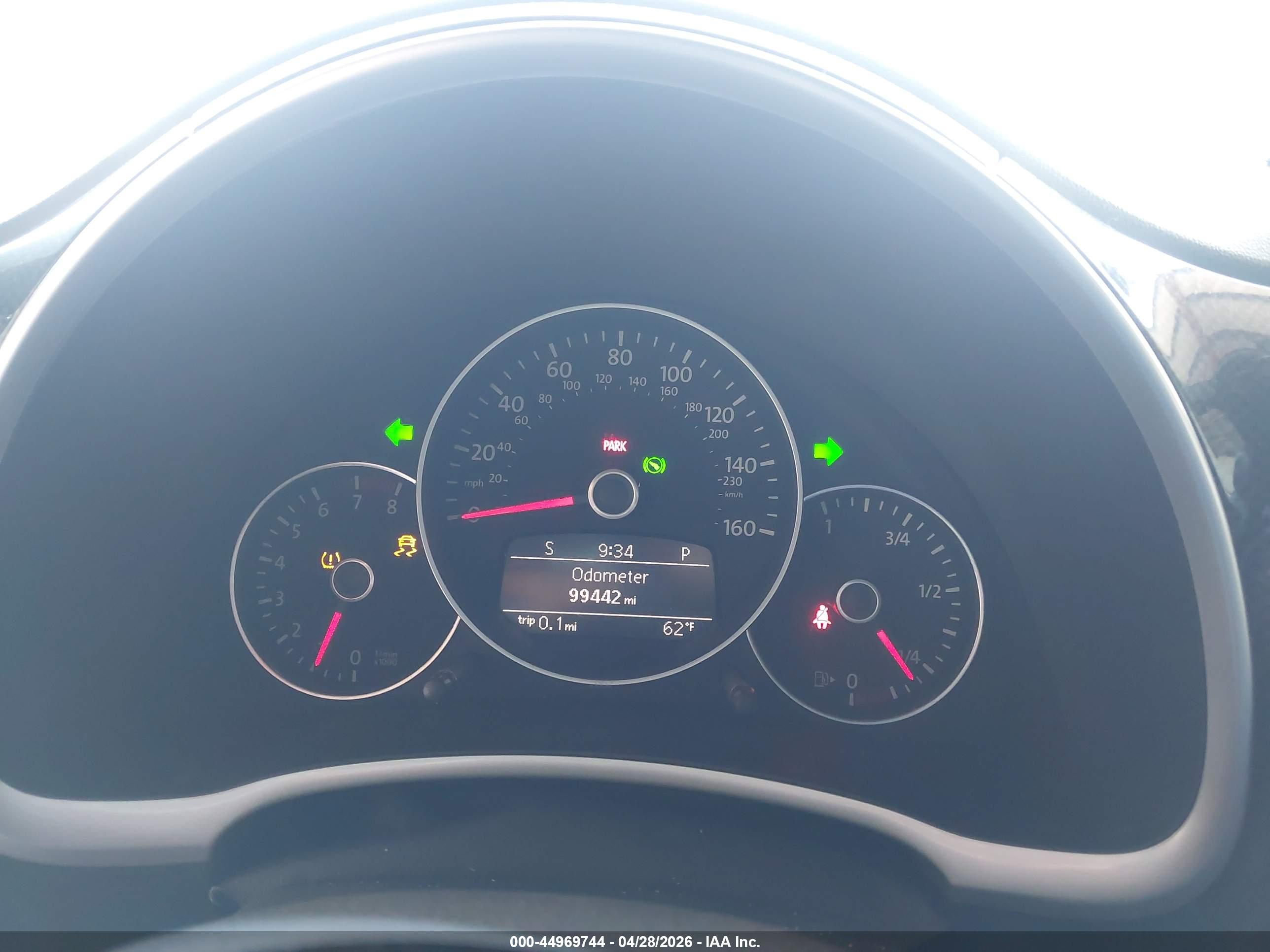 VOLKSWAGEN BEETLE image 7
