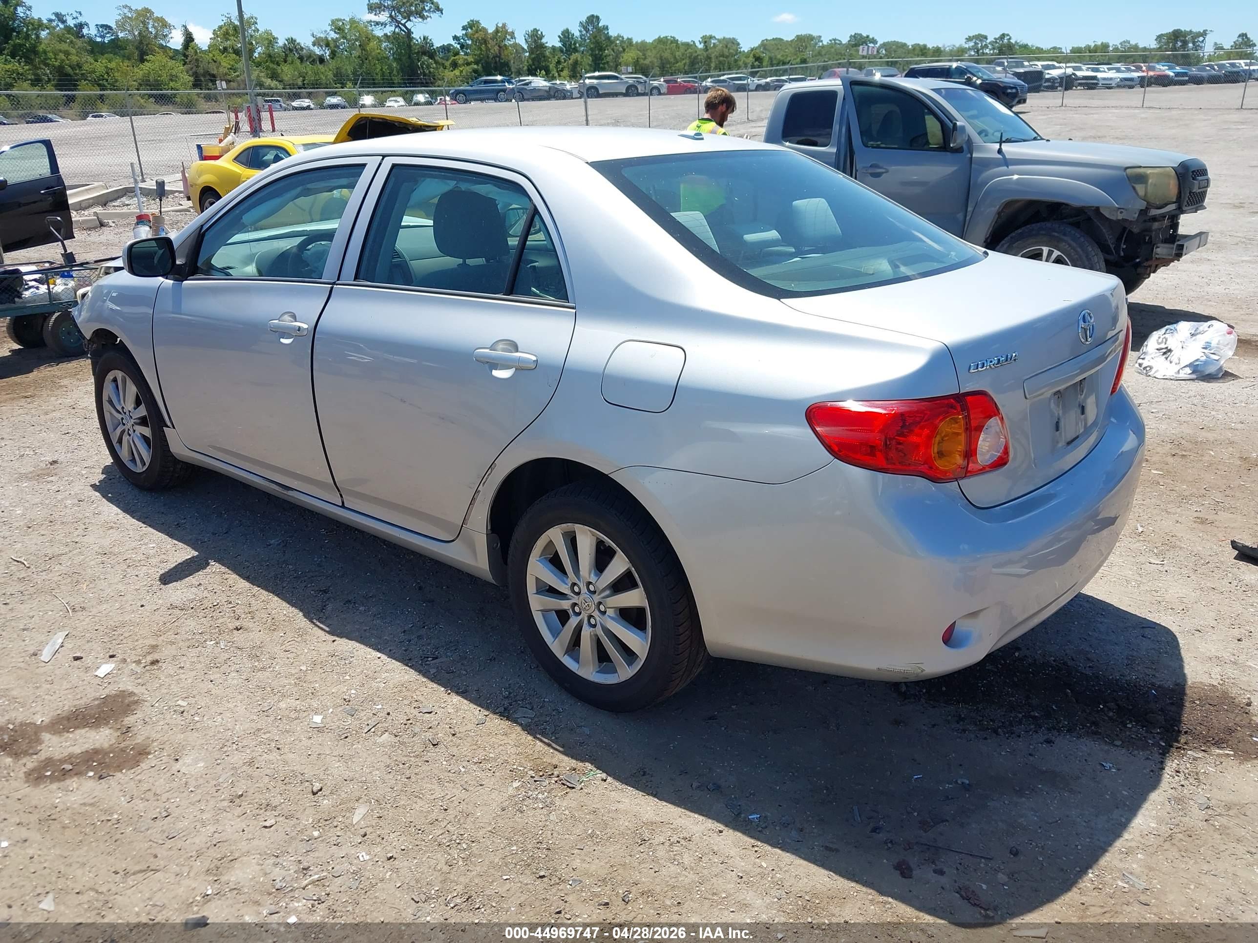 TOYOTA COROLLA image 3