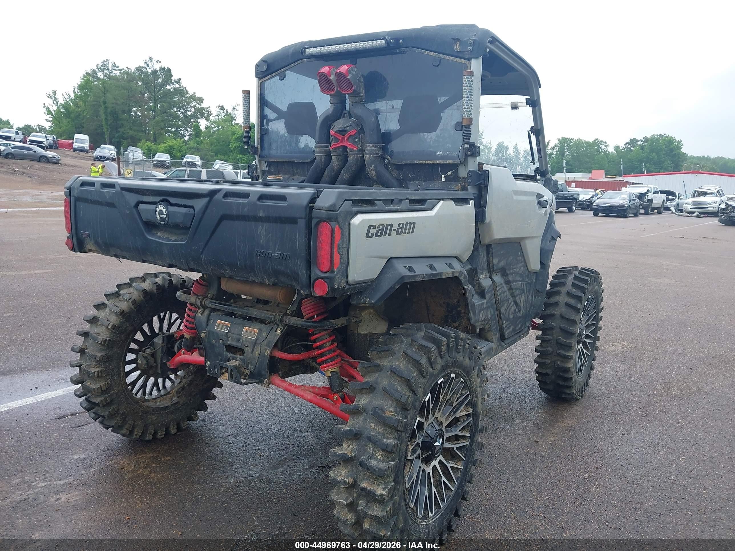 CAN-AM DEFENDER image 4