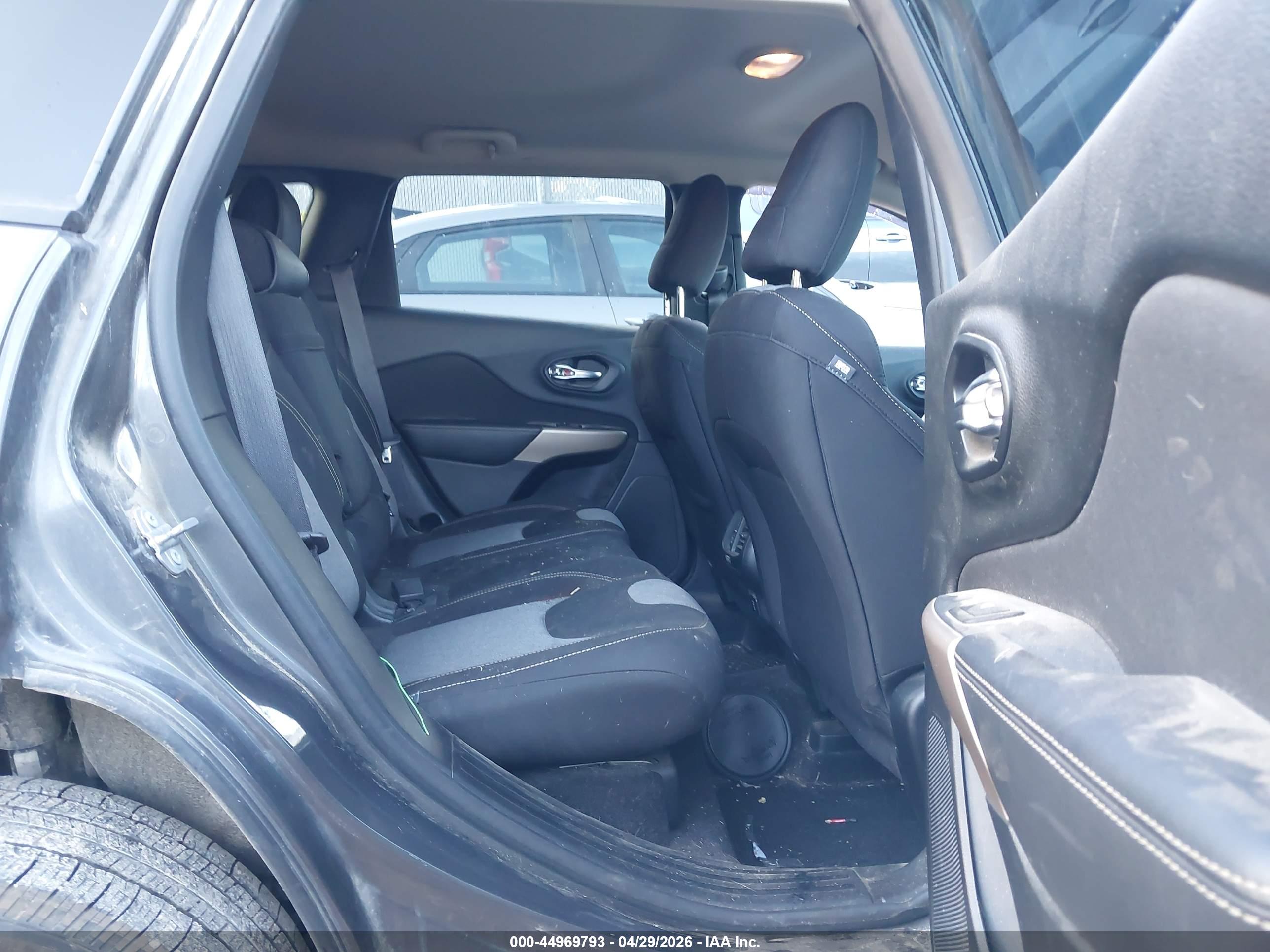 JEEP CHEROKEE image 8