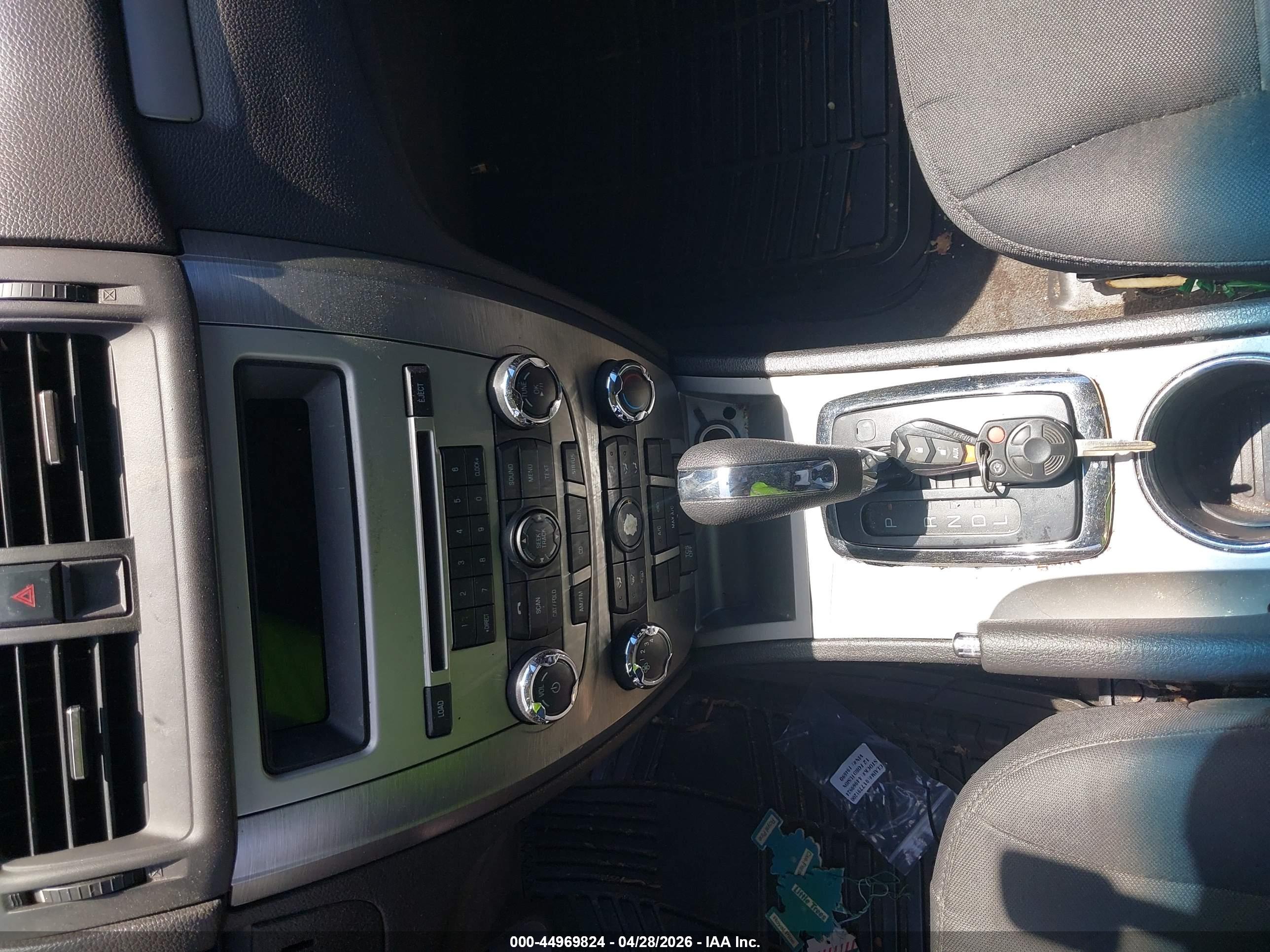 FORD FUSION image 11
